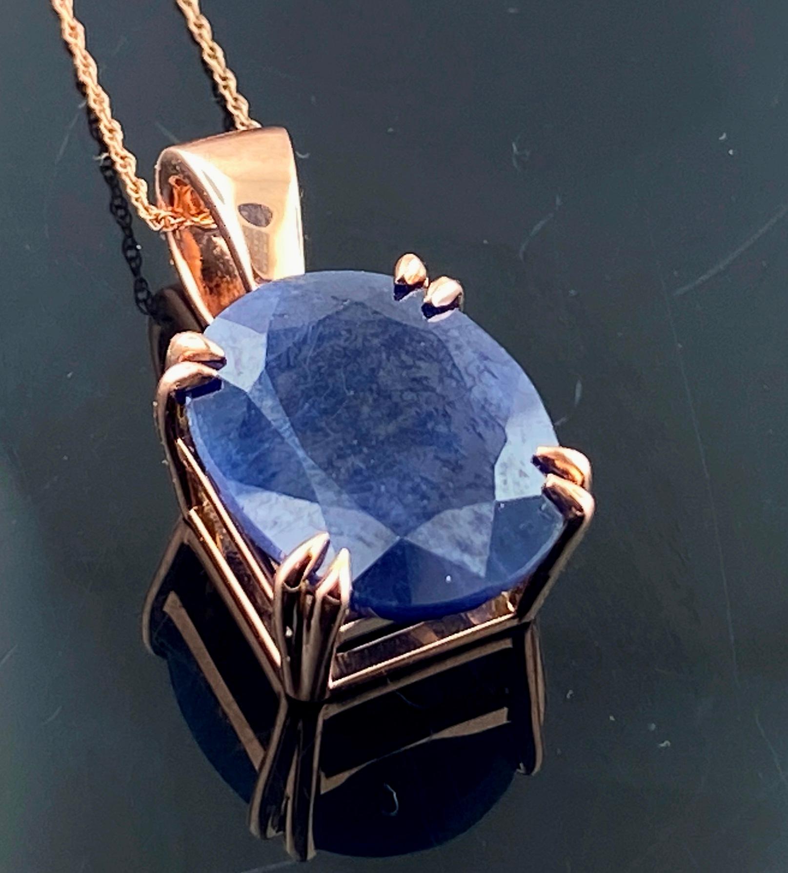 Oval Cut 10.79 Ct Oval Sapphire in 18KT Rose Gold For Sale