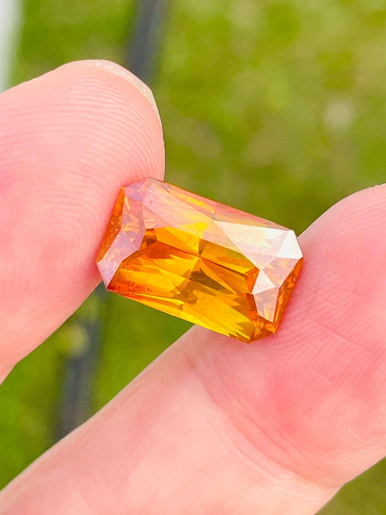 10,79ct Gemma di sfalerite scintillante laster colore giallo arancio dalla Spagna in vendita 2
