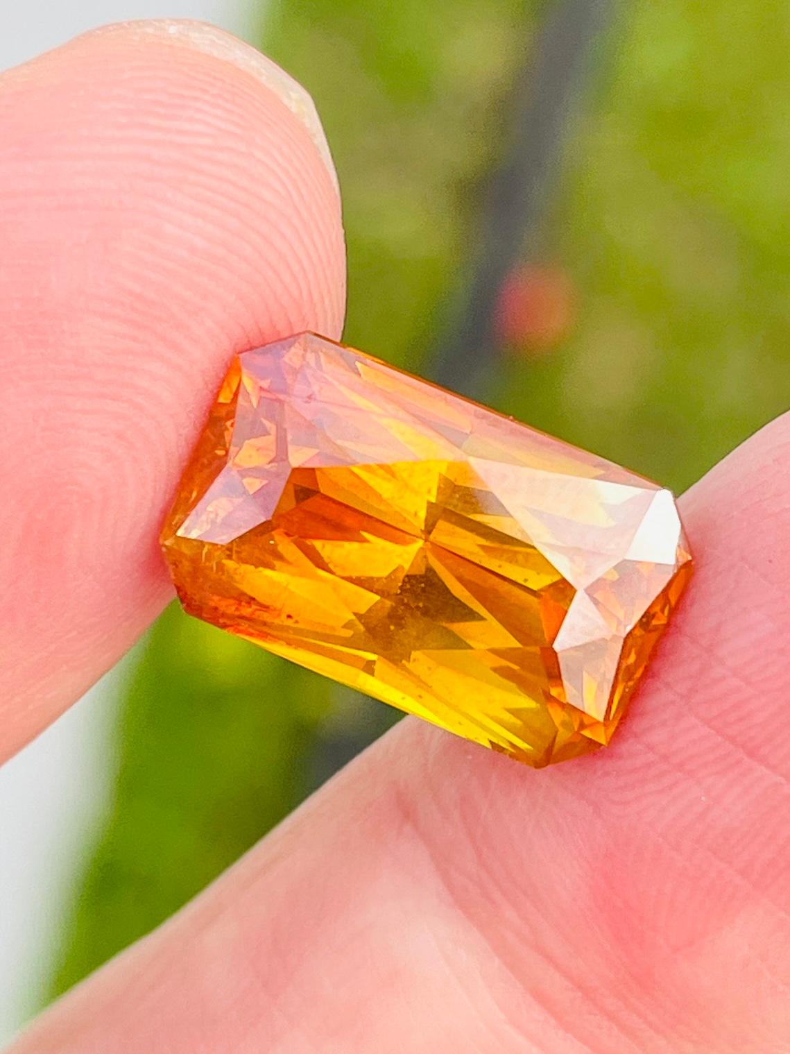 10,79ct Gemma di sfalerite scintillante laster colore giallo arancio dalla Spagna in vendita 3