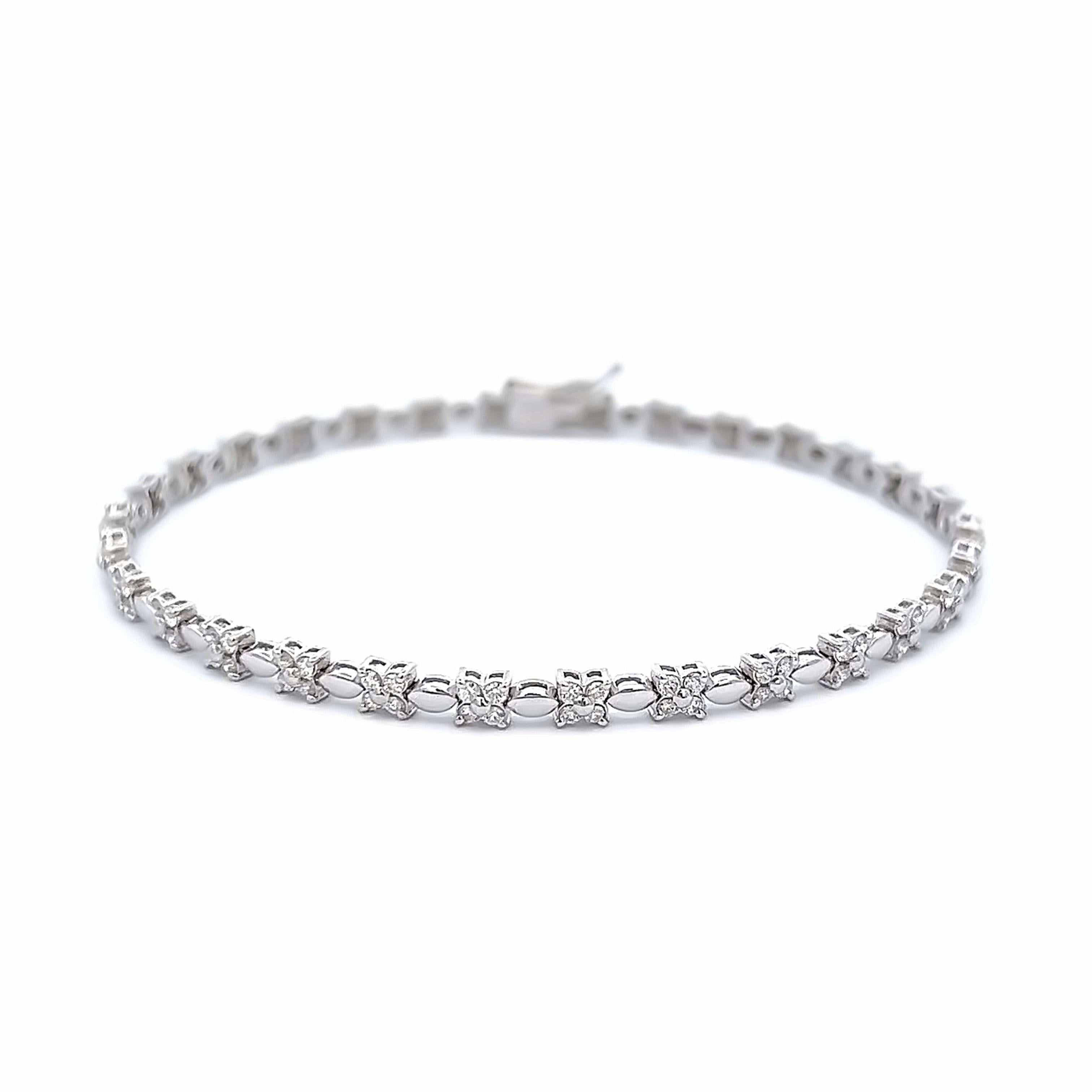 Contemporary 1.07ct Diamond Floral Bracelet 18-Karat White Gold For Sale