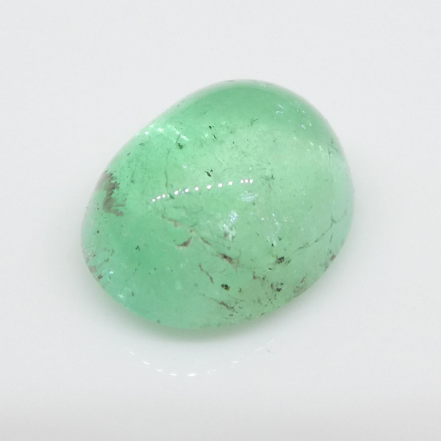 1.07ct Oval Cabochon Green Emerald from Colombia In New Condition For Sale In Toronto, Ontario