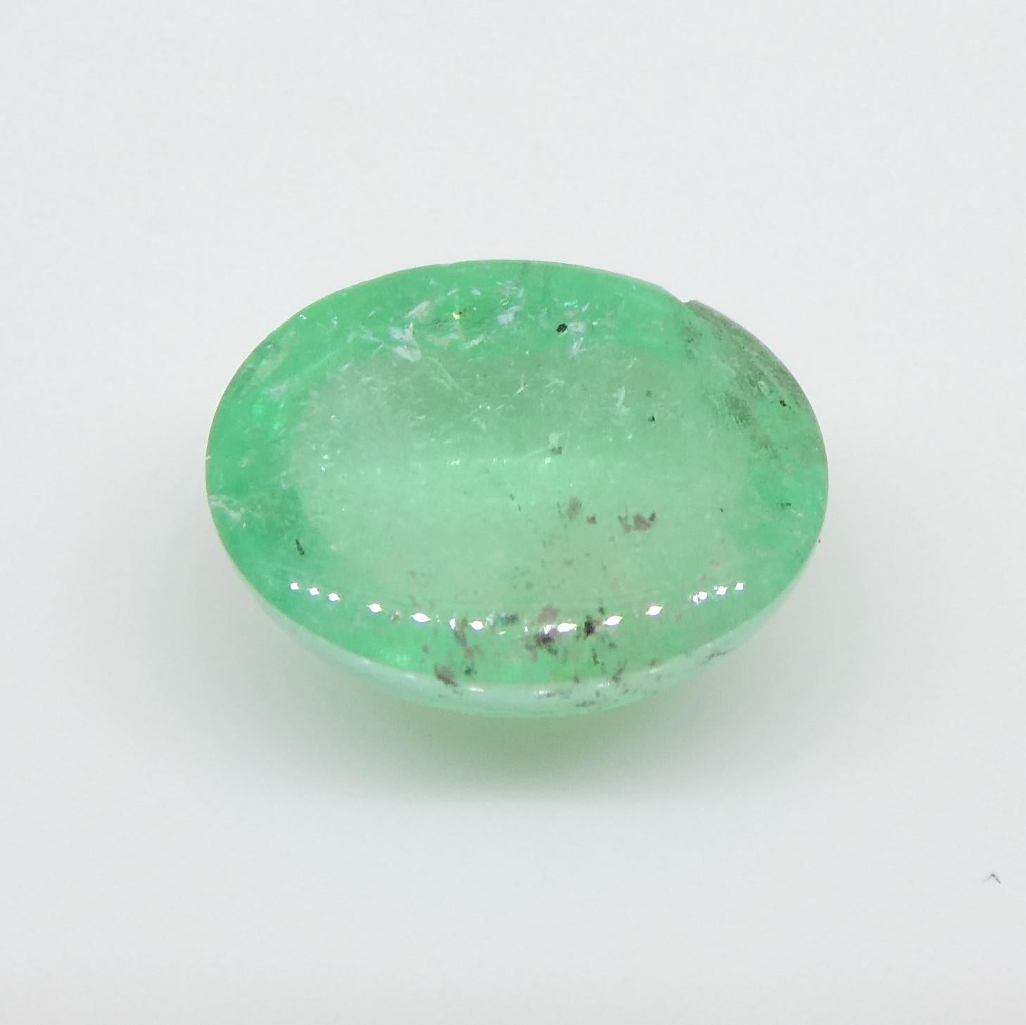 1.07ct Oval Cabochon Green Emerald from Colombia For Sale 3