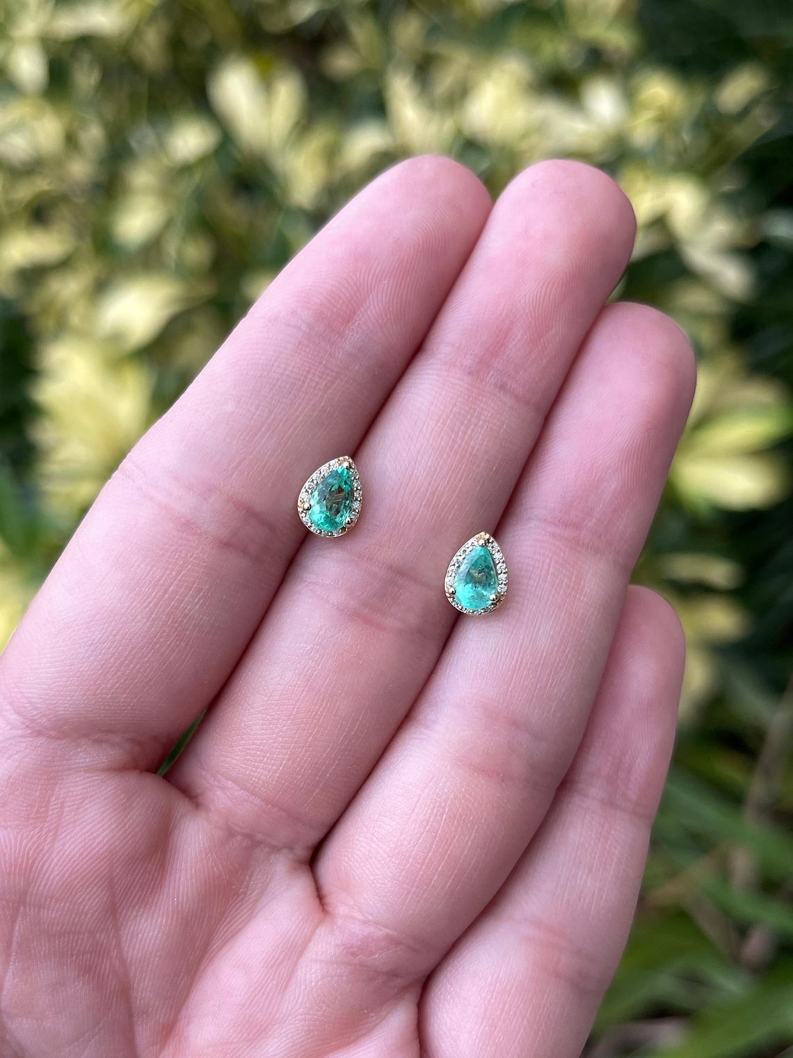 Taglio a goccia Orecchini a goccia in oro 14K con smeraldo e diamante 8x6 mm reali in vendita