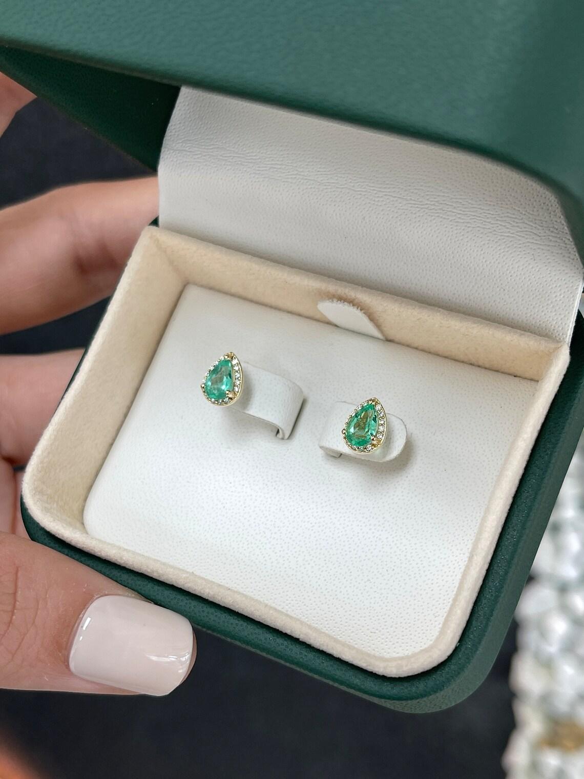Orecchini a goccia in oro 14K con smeraldo e diamante 8x6 mm reali in vendita 3