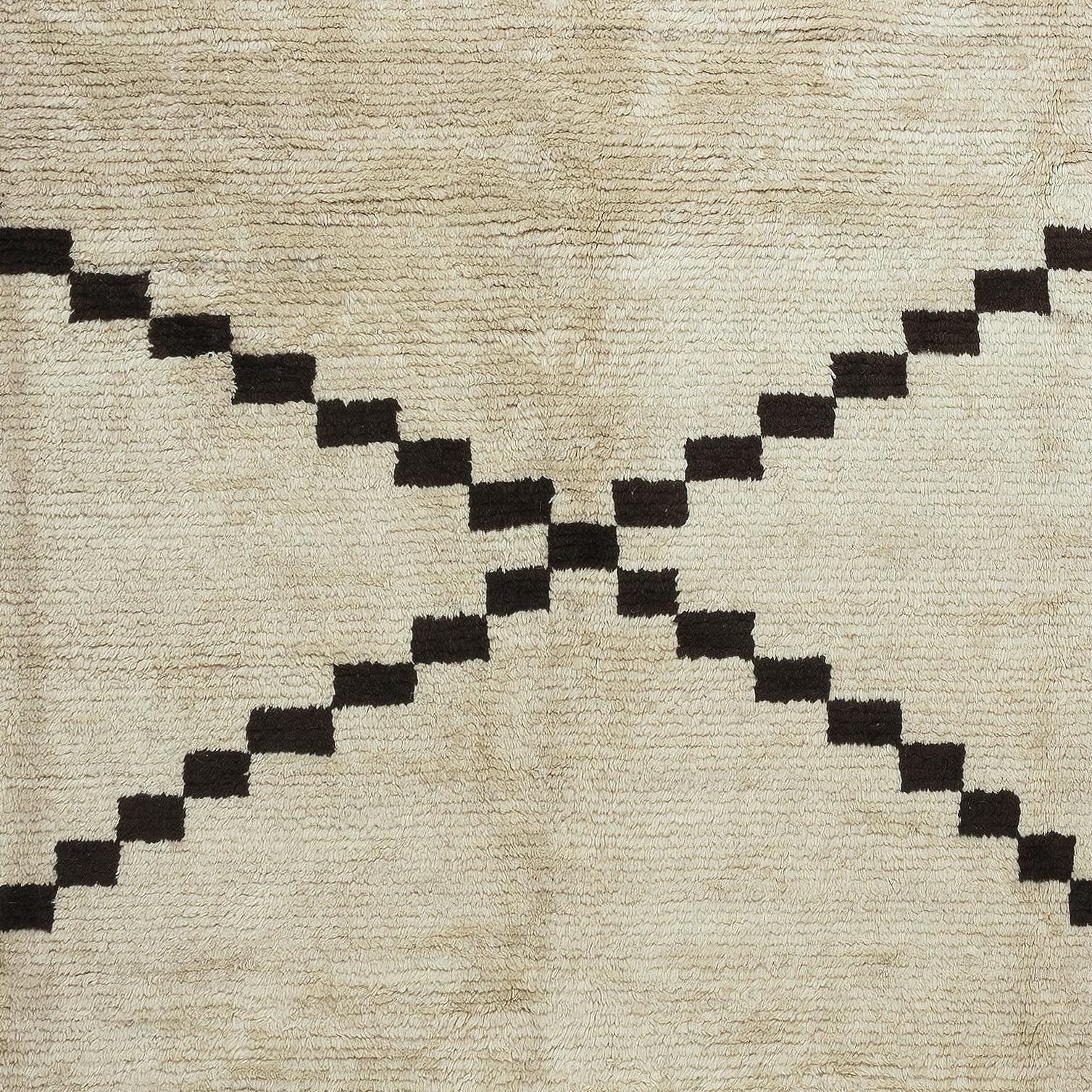 Hand-Knotted 10.7x14 Ft Moroccan style Rug. 100% Natural Wool. Handknotted Beni Ourain Carpet For Sale