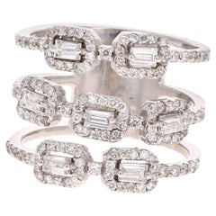 Anello da cocktail in oro bianco 18 carati con diamante taglio rotondo baguette da 1,08 carati