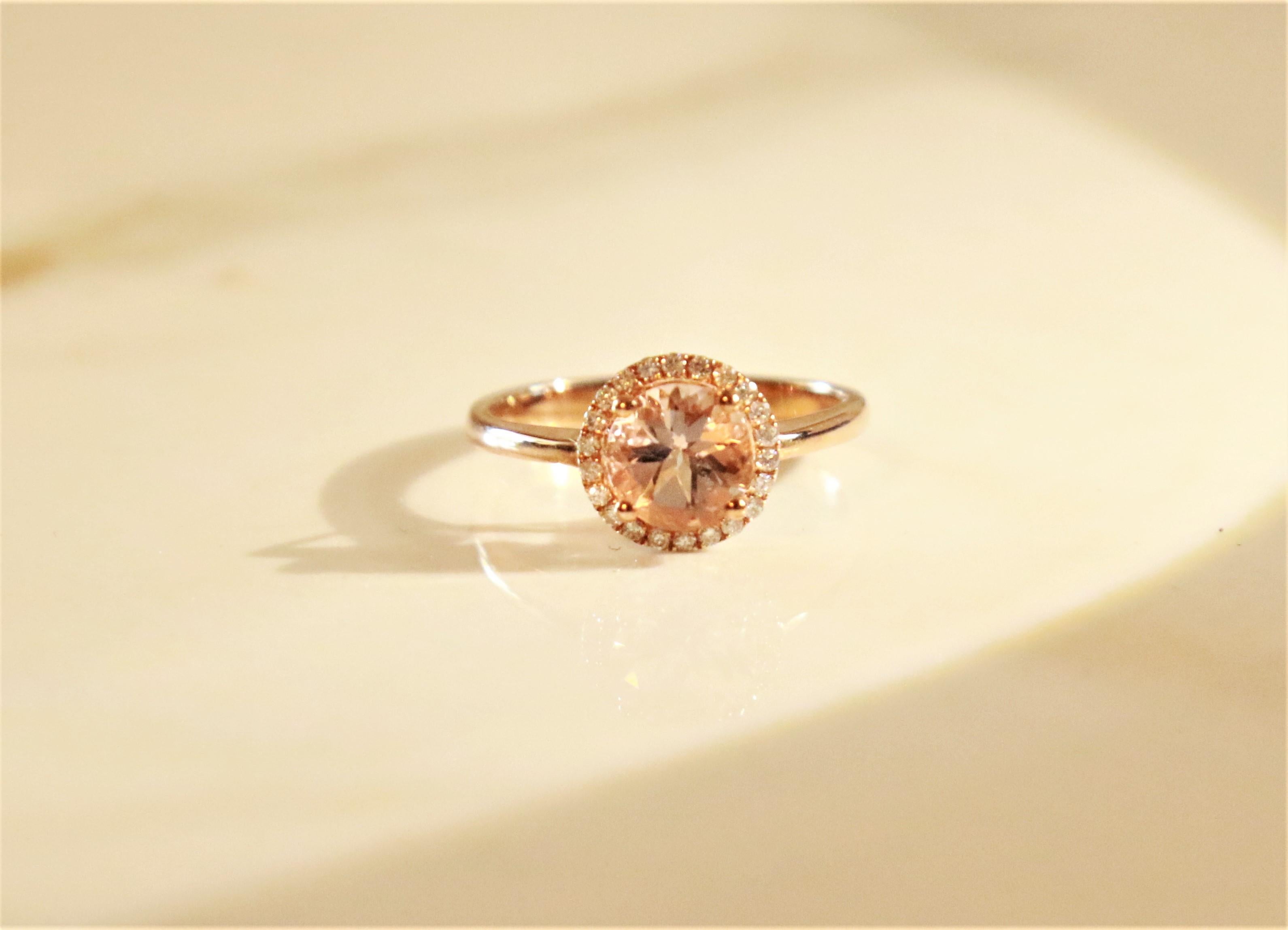 Art Deco 1.08 Carat Classic Morganite Round Cut and Diamond 10K Rose Gold Ring For Sale