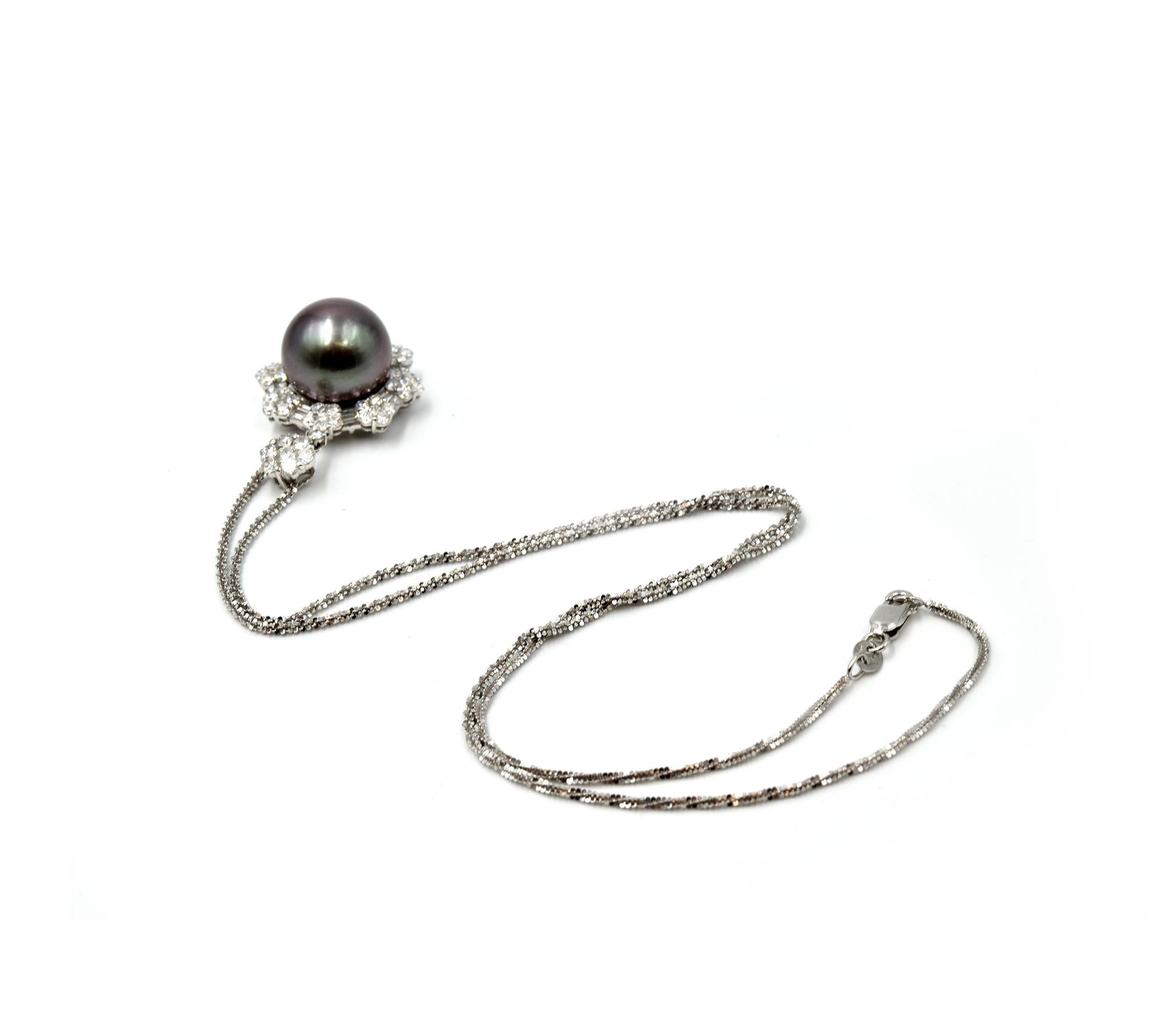 Women's 1.08 Carat Diamond and Pearl 18 Karat White Gold Pearl Pendant Necklace