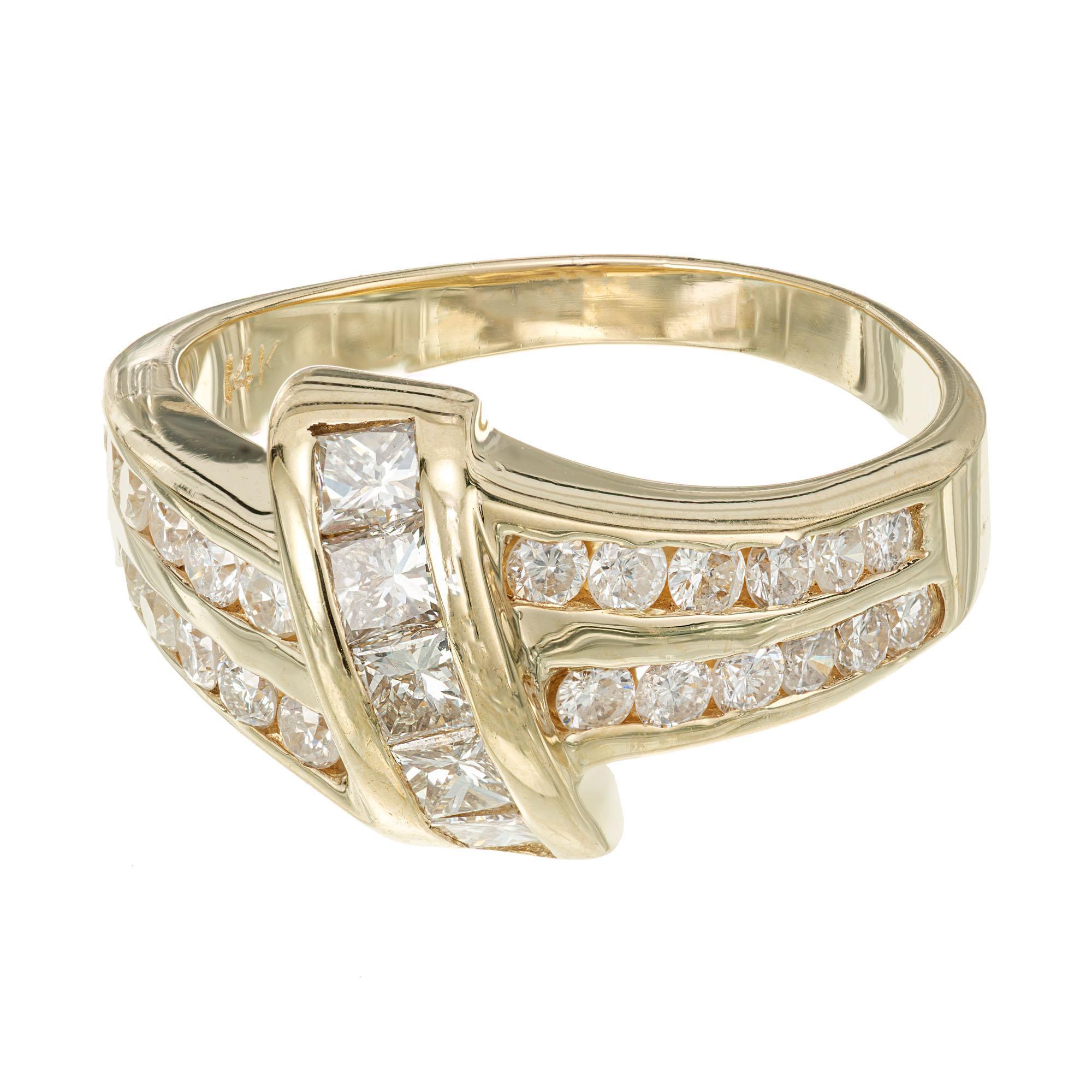 Princess Cut 1.08 Carat Diamond Yellow Gold Cross Over Ring For Sale