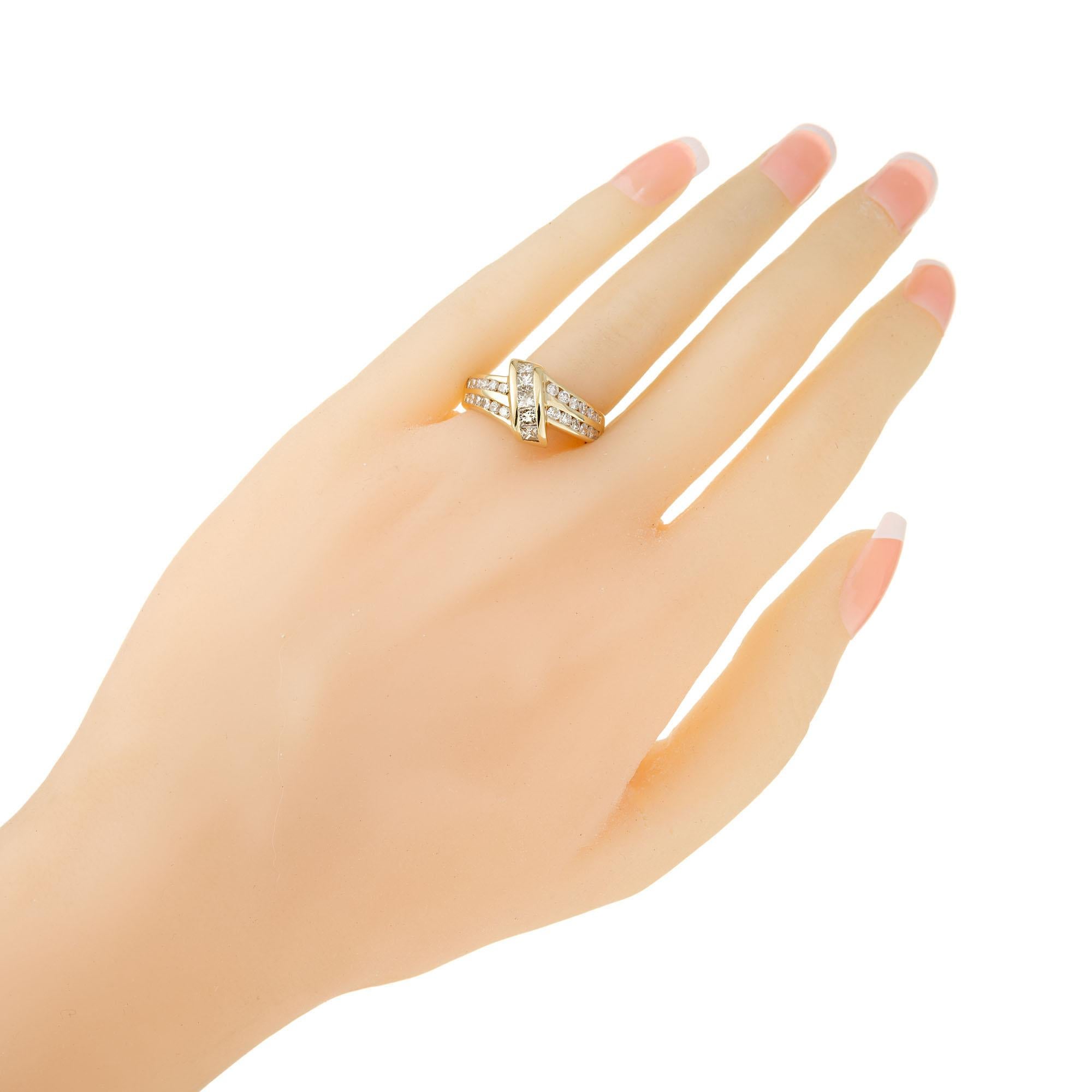1.08 Carat Diamond Yellow Gold Cross Over Ring For Sale 2