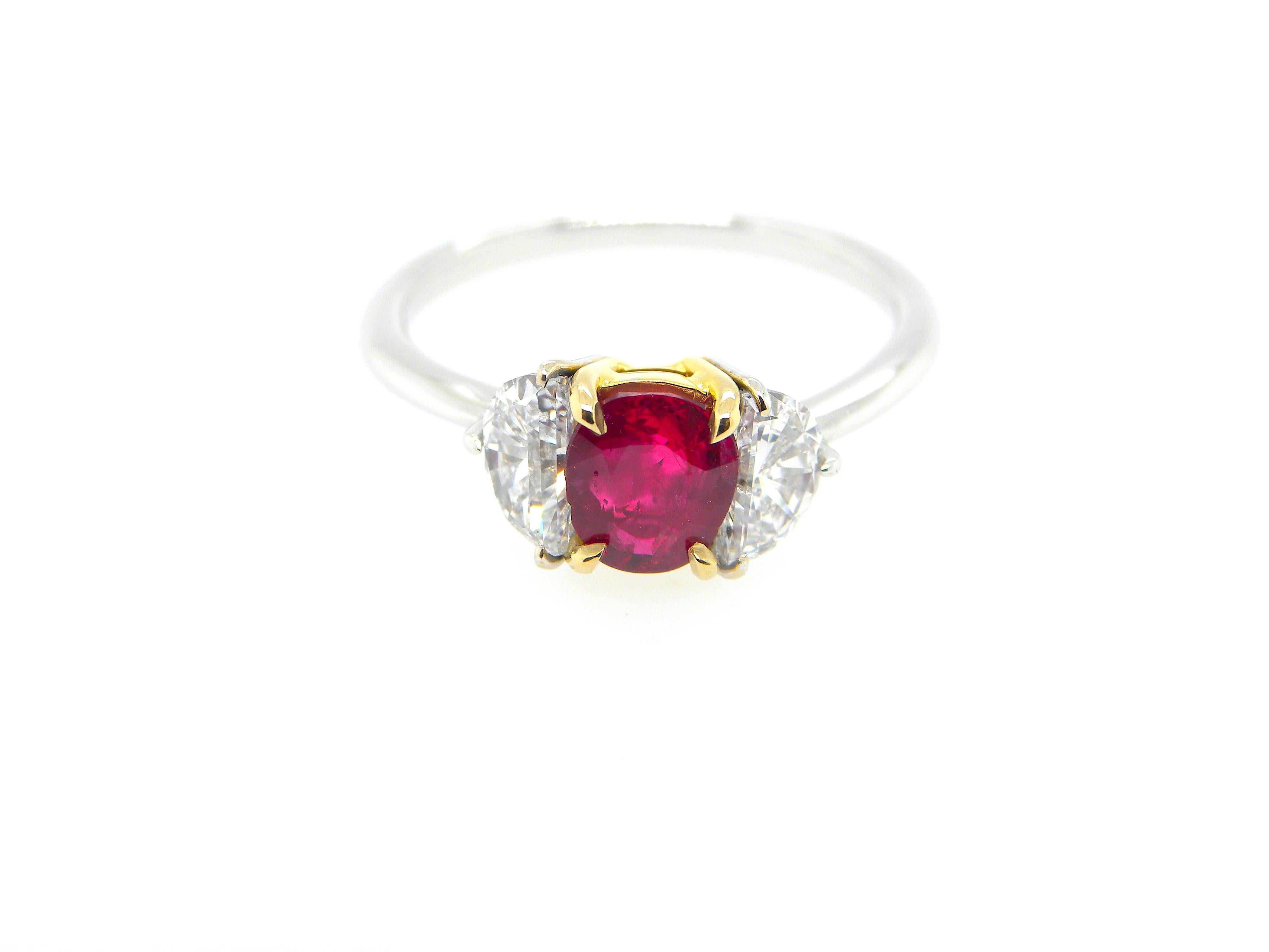 1.08 Carat GIA Certified Burma No Heat Pigeon's Blood Red Ruby and Diamond Ring In New Condition In Hong Kong, HK
