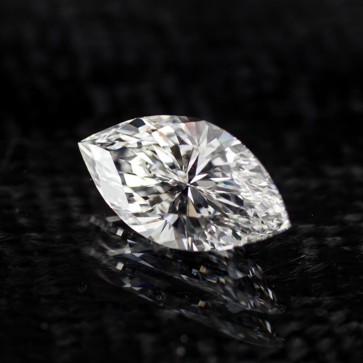 Informations générales sur le diamant
Taille du diamant : Brilliante Marquise
Dimensions : 10.17  x  5.32  -  3.74 mm

Résultats de la classification des diamants
Poids en carats : 1,08
Grade de couleur : F
Grade de clarté : VS2

Informations