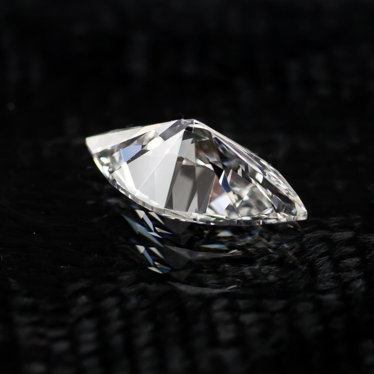 Diamant taille brillant marquise non serti de 1,08 carat F / VS2 certifié GIA en vente 2