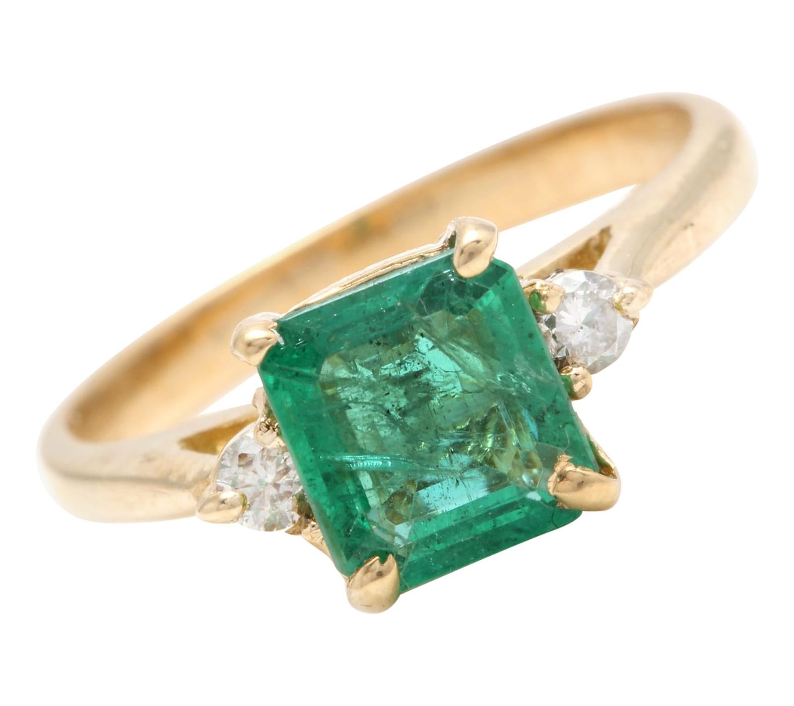 1.08 Carat Natural Emerald and Diamond 14 Karat Solid Yellow Gold Ring For Sale