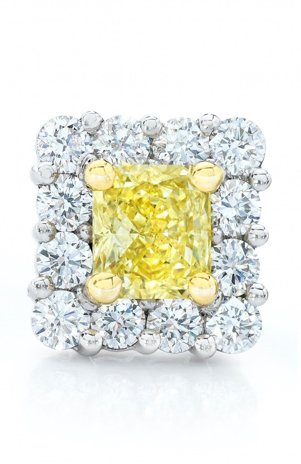 Contemporary 1.08 Carat Natural Fancy Yellow Diamond Platinum and 18 Karat Gold Earrings