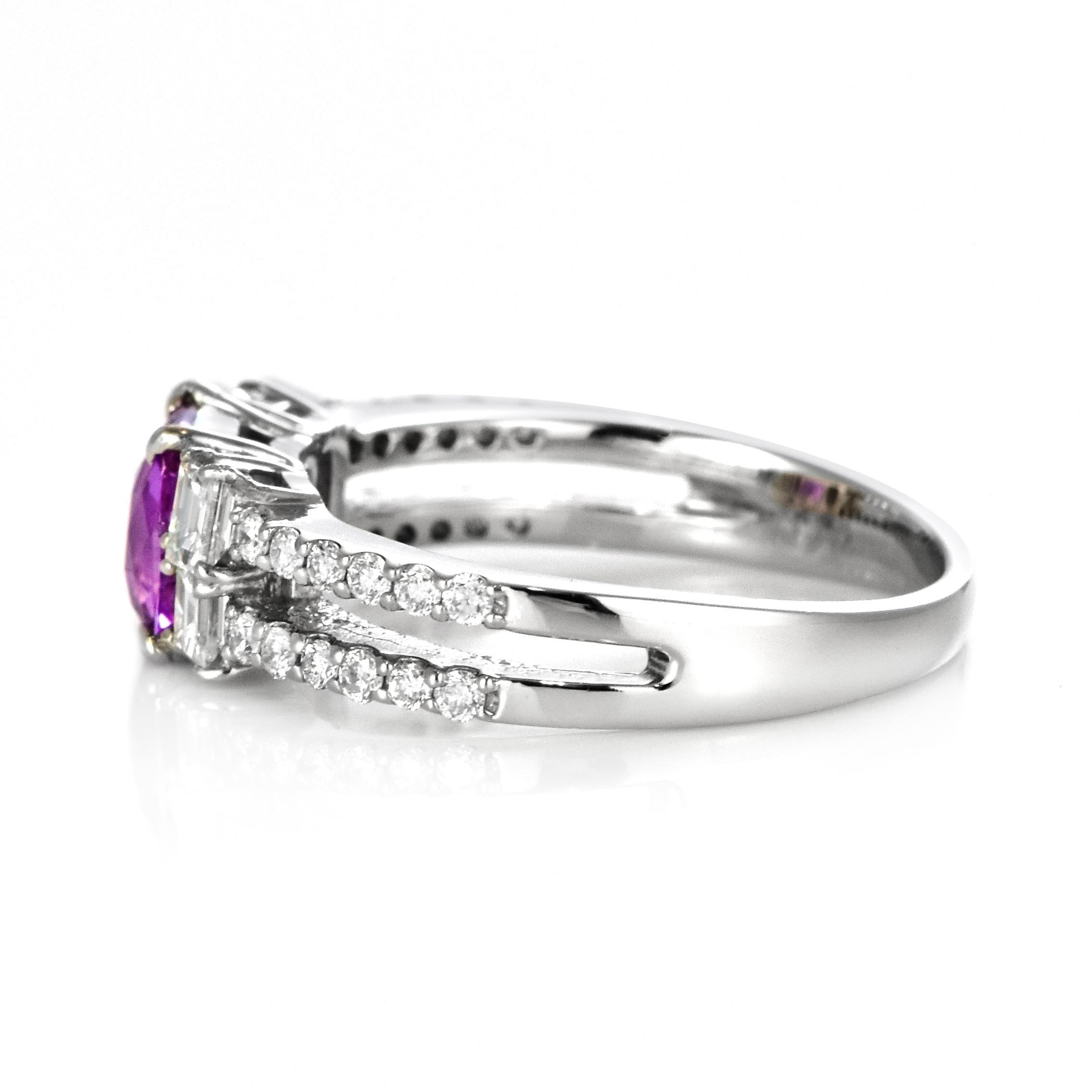 Anello con zaffiro rosa naturale e diamanti da 1,08 carati in platino in vendita 4