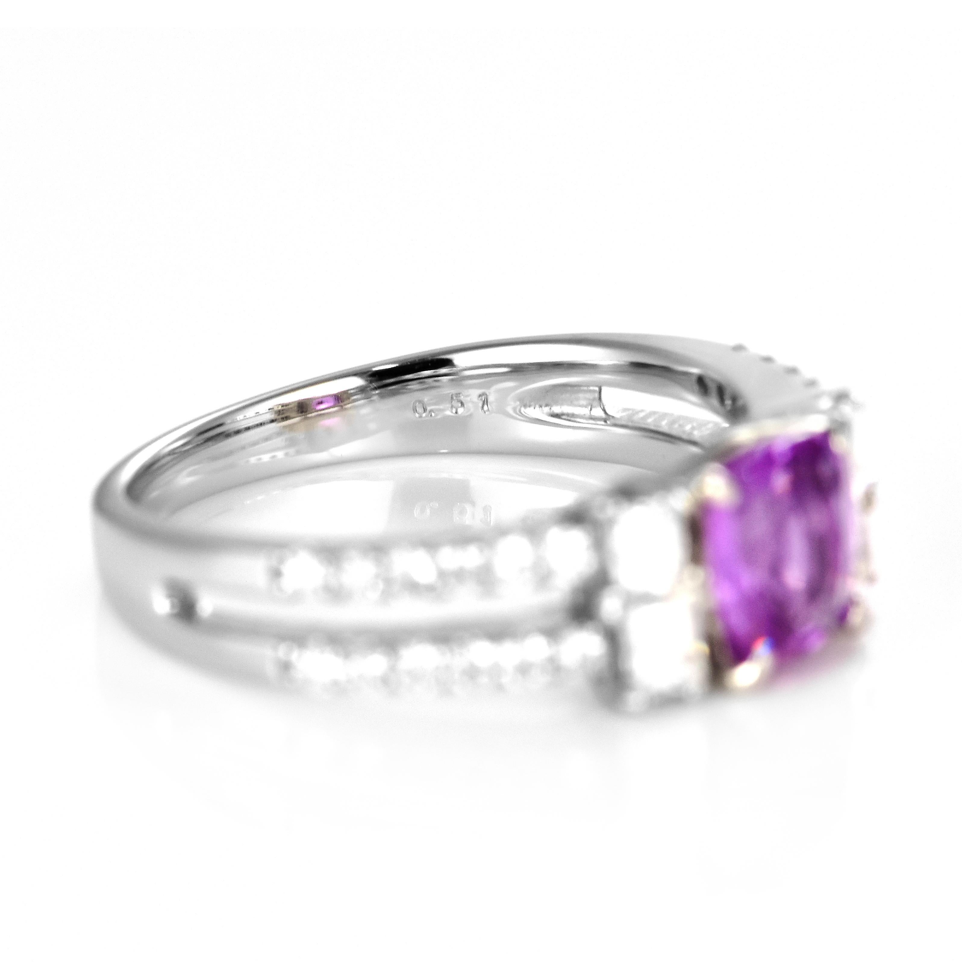 Anello con zaffiro rosa naturale e diamanti da 1,08 carati in platino in vendita 1