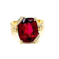 10.8 Carat Rhodolite Garnet Round Diamond Yellow Gold Ring