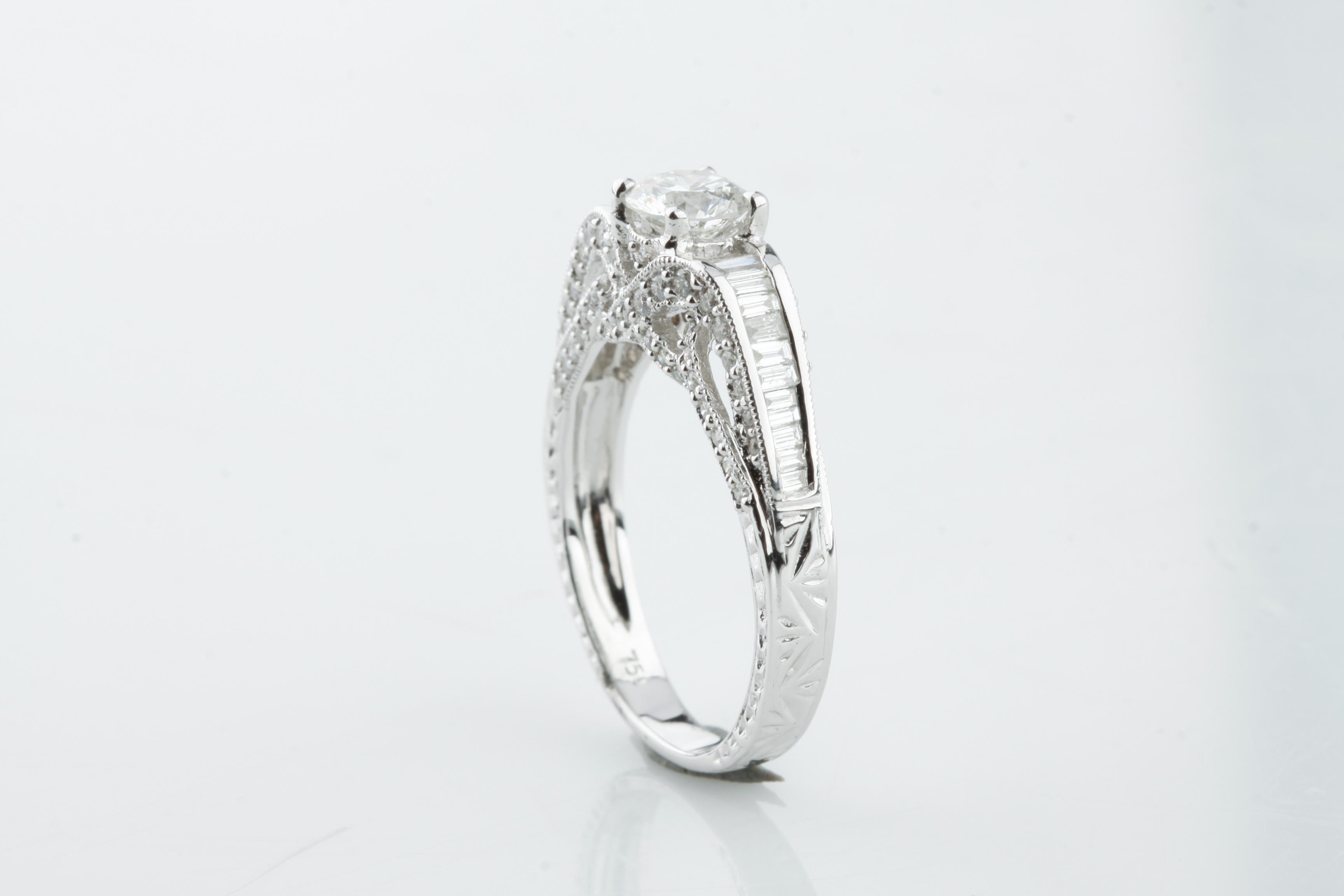 Moderne Bague de fiançailles solitaire en or blanc 18 carats avec diamants ronds de 1,08 carat en vente