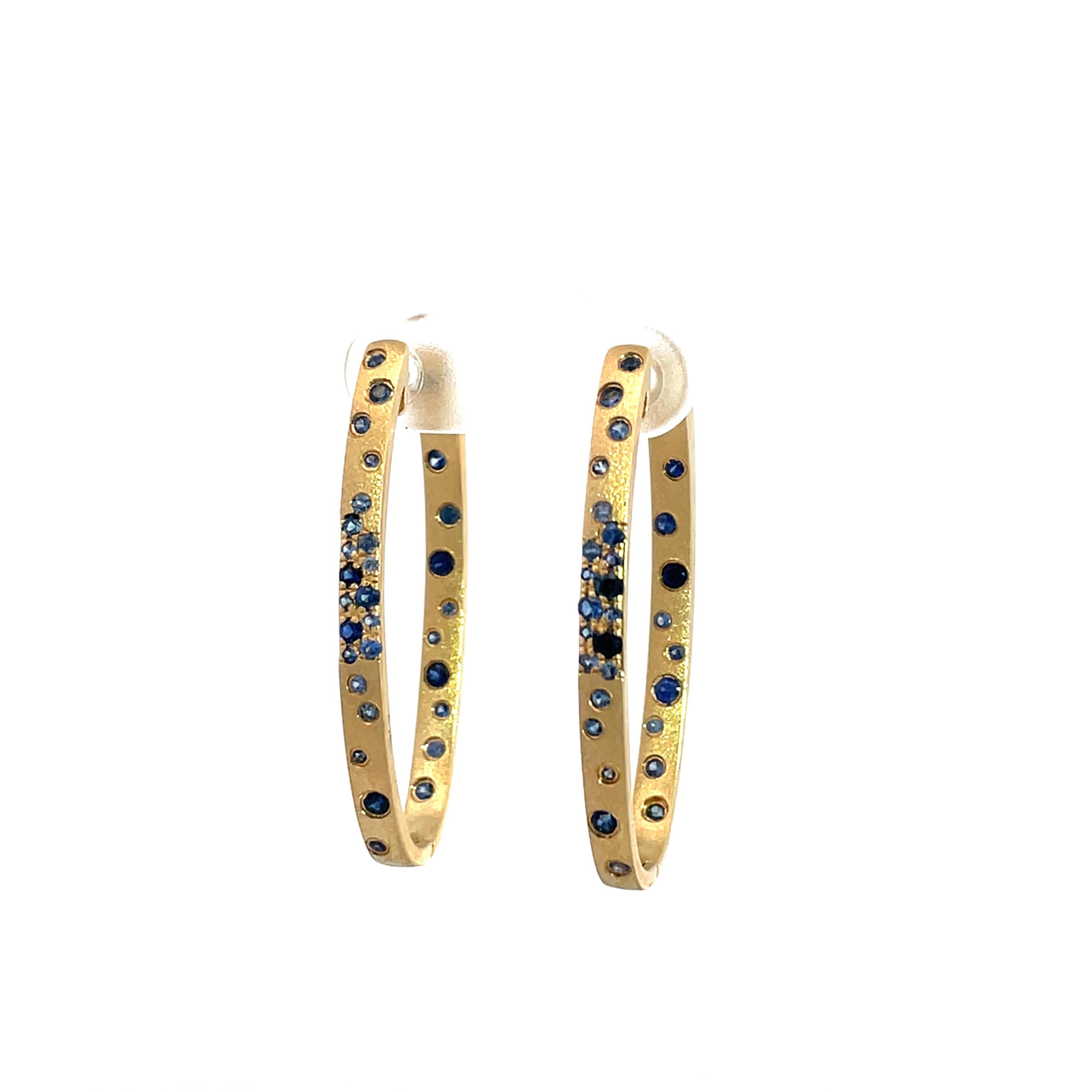 1.08 Carat Sapphire Flush Set Oval Hoop Yellow Gold Earrings In New Condition For Sale In Great Neck, NY
