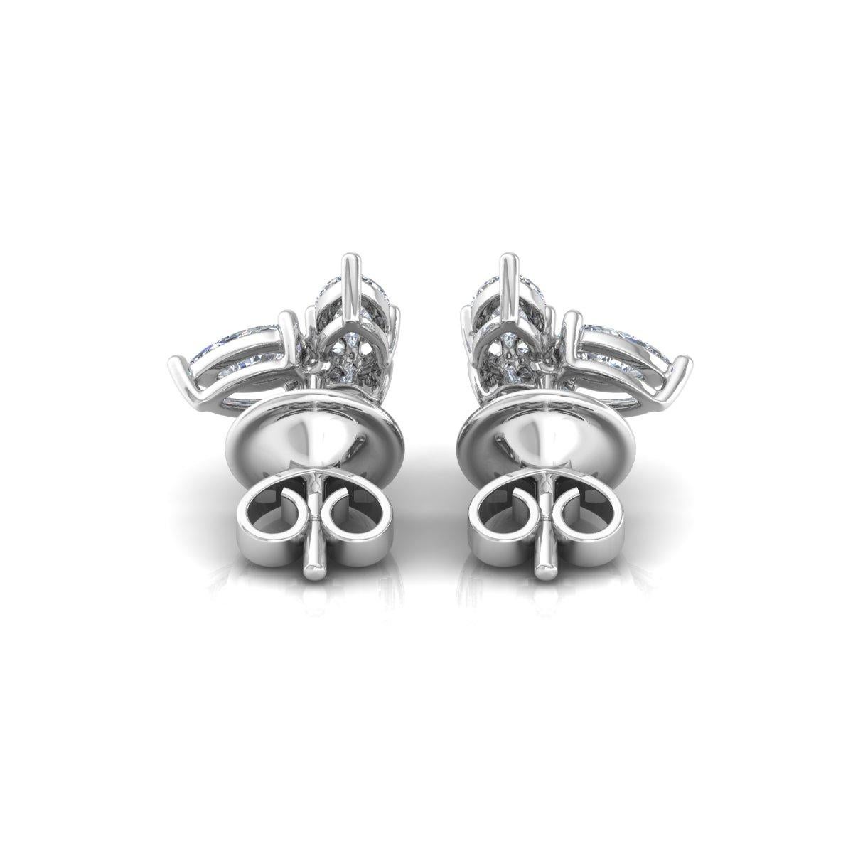 Realizzati in oro a 14 carati, questi splendidi orecchini sono impreziositi da 1,08 carati di diamanti scintillanti.

Segui la vetrina di Spectrum Jewels per vedere le ultime collezioni e i pezzi esclusivi. Spectrum Jewels è orgoglioso di essere