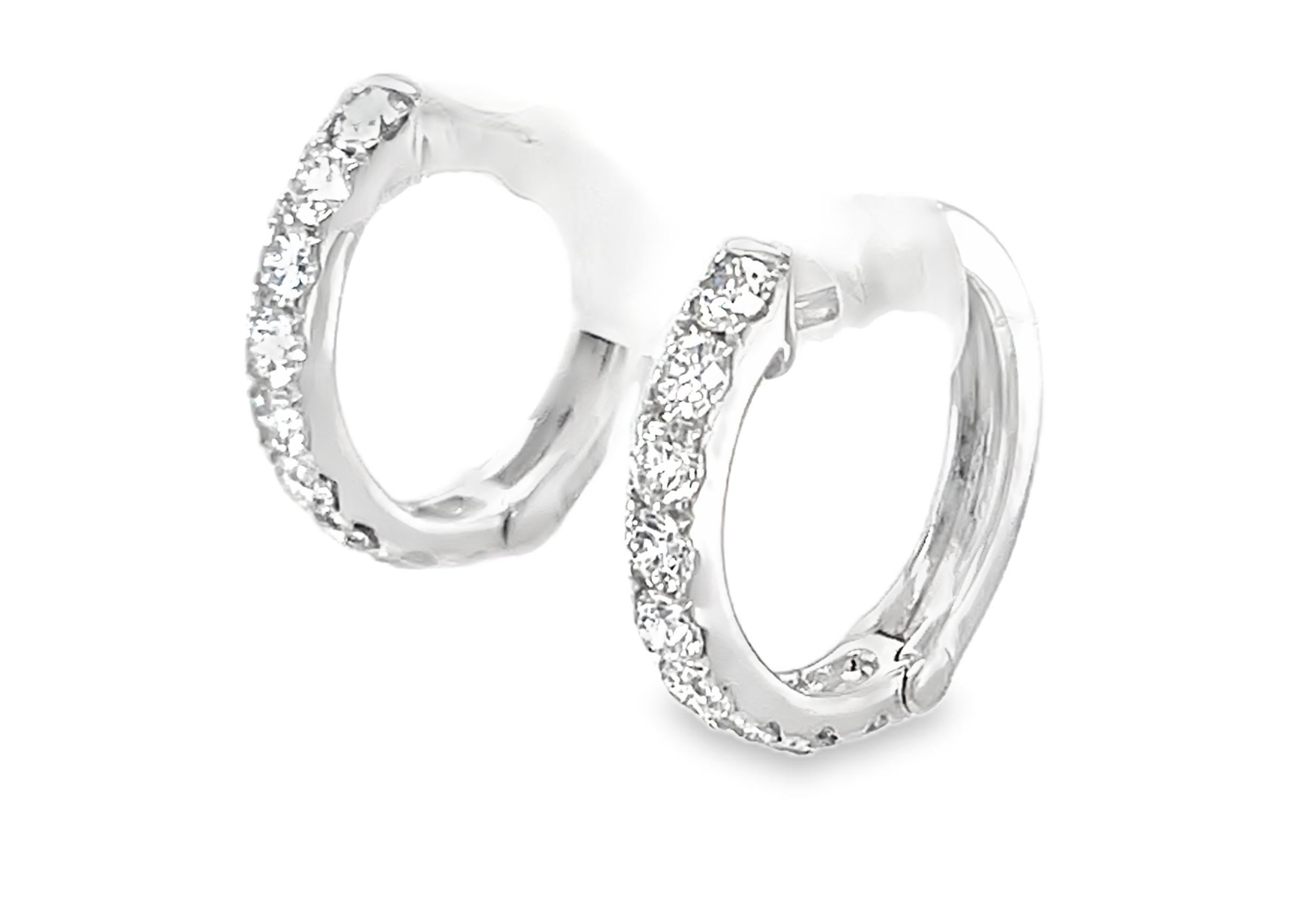 Artisan Boucles d'oreilles à charnière en or blanc 18 carats, diamant naturel de 1,08 carat de poids total en vente