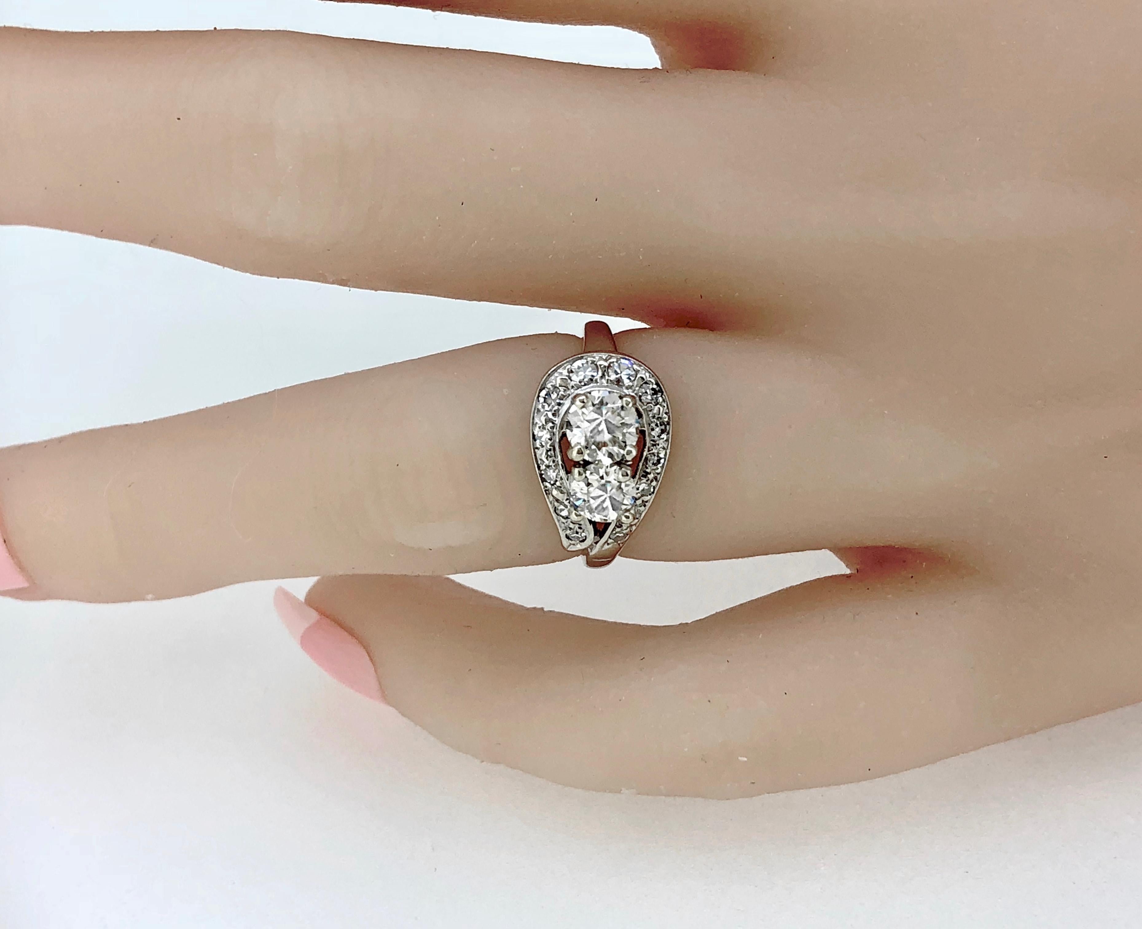 Round Cut 1.08 Carat T.W. Diamond Vintage Engagement or Fashion White Gold Ring For Sale