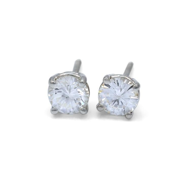 Boucles d'oreilles solitaires à vis en or blanc avec diamants ronds de 1,08 carat Bon état - En vente à Sherman Oaks, CA