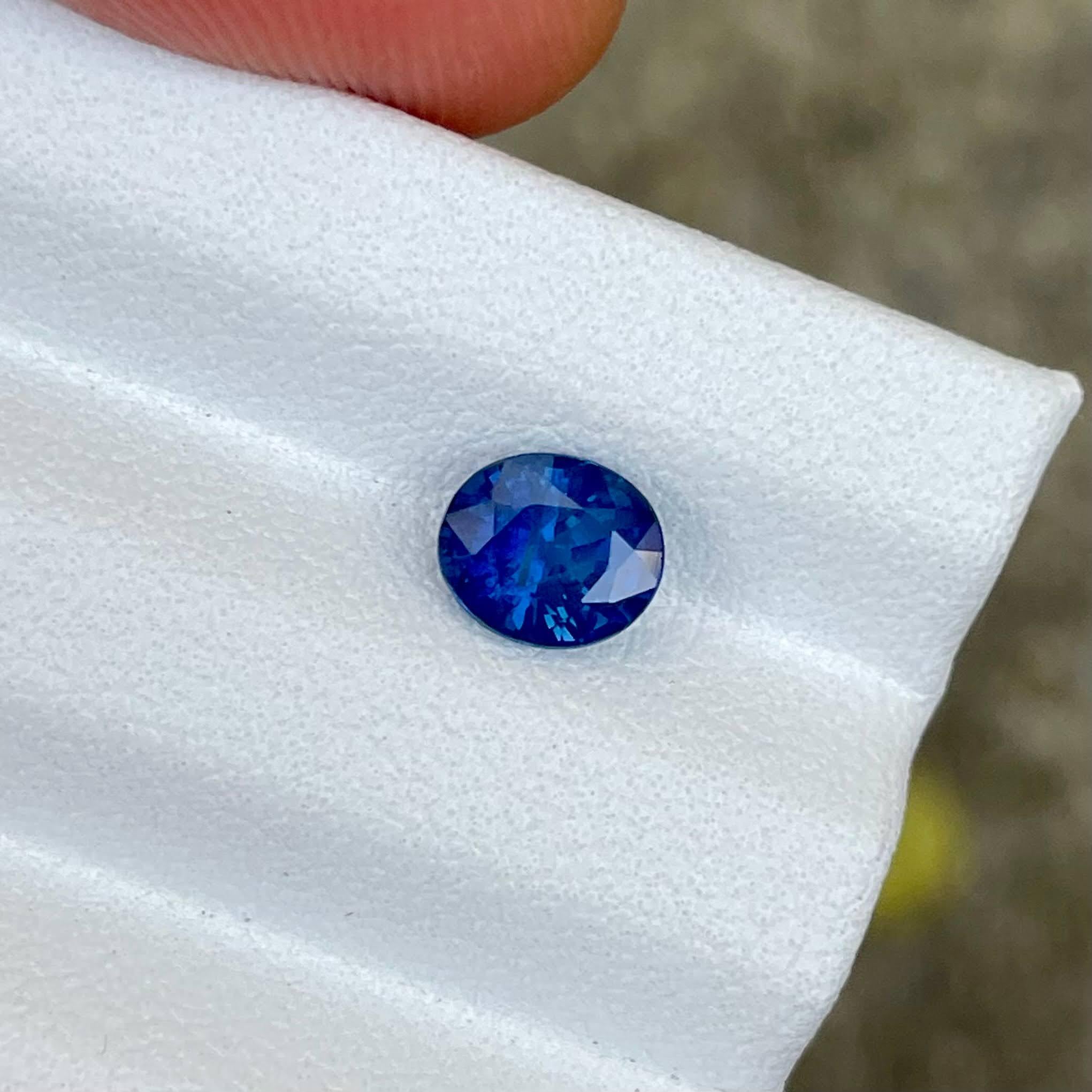 1,08 quilates zafiro azul talla oval piedra preciosa de Sri Lanka Moderno en venta