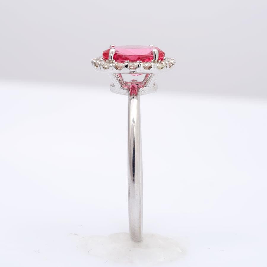 Mixed Cut  1.08 Carats Neon Tanzanian Spinel Diamonds set in 14K White Gold Ring For Sale