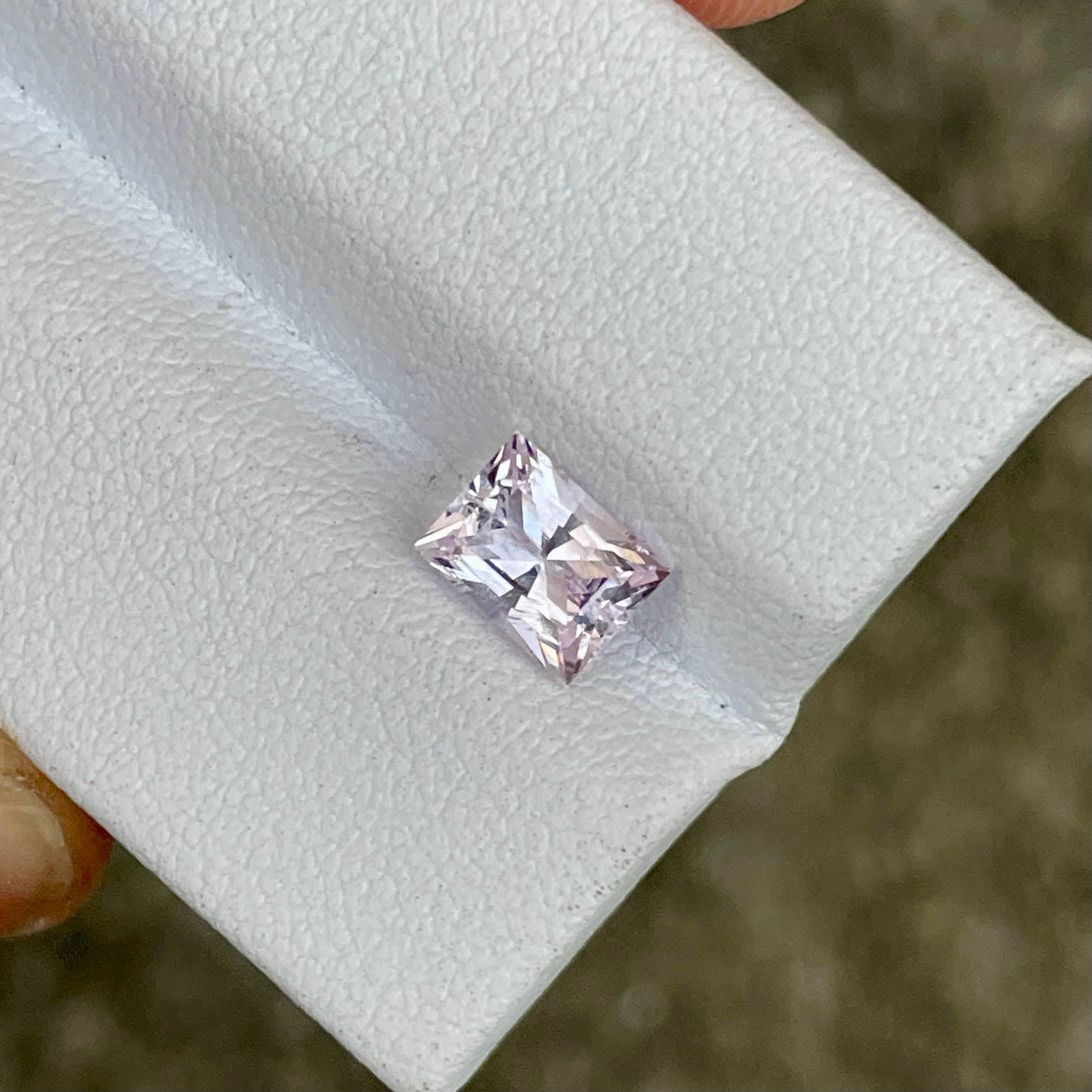 1.08 carats Pink Morganite Stone Baguette Cut Natural African Gemstone In New Condition For Sale In Bangkok, TH