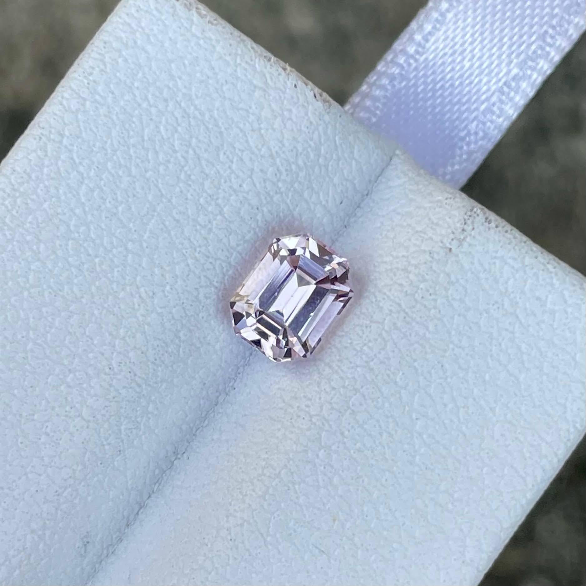 1,08 carati di Morganite rosa pietra taglio smeraldo Gemma africana naturale In condizioni Nuovo in vendita a Bangkok, TH