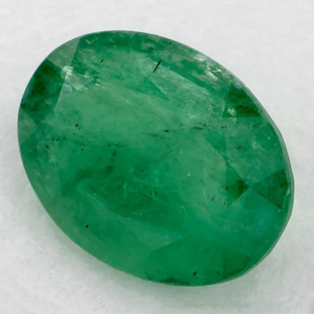 Mit seinem leuchtenden grünen Farbton ist der Geburtsstein für den Mai ein Symbol für neues Wachstum im Frühling. 

Entdecken Sie die lebendige Kollektion von Smaragden, Rubinen und Saphiren in unserem Geschäft, die als lose Edelsteine erhältlich