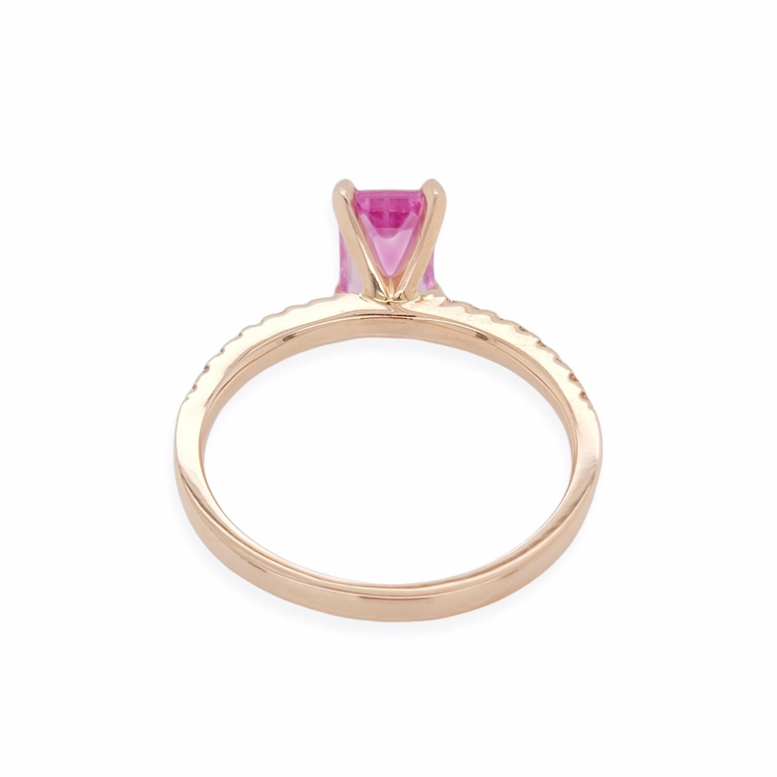 1.08 CT Pink Sapphire & 0.20 CT Diamonds in 14K Rose Gold Engagement Ring In Excellent Condition For Sale In Los Angeles, CA