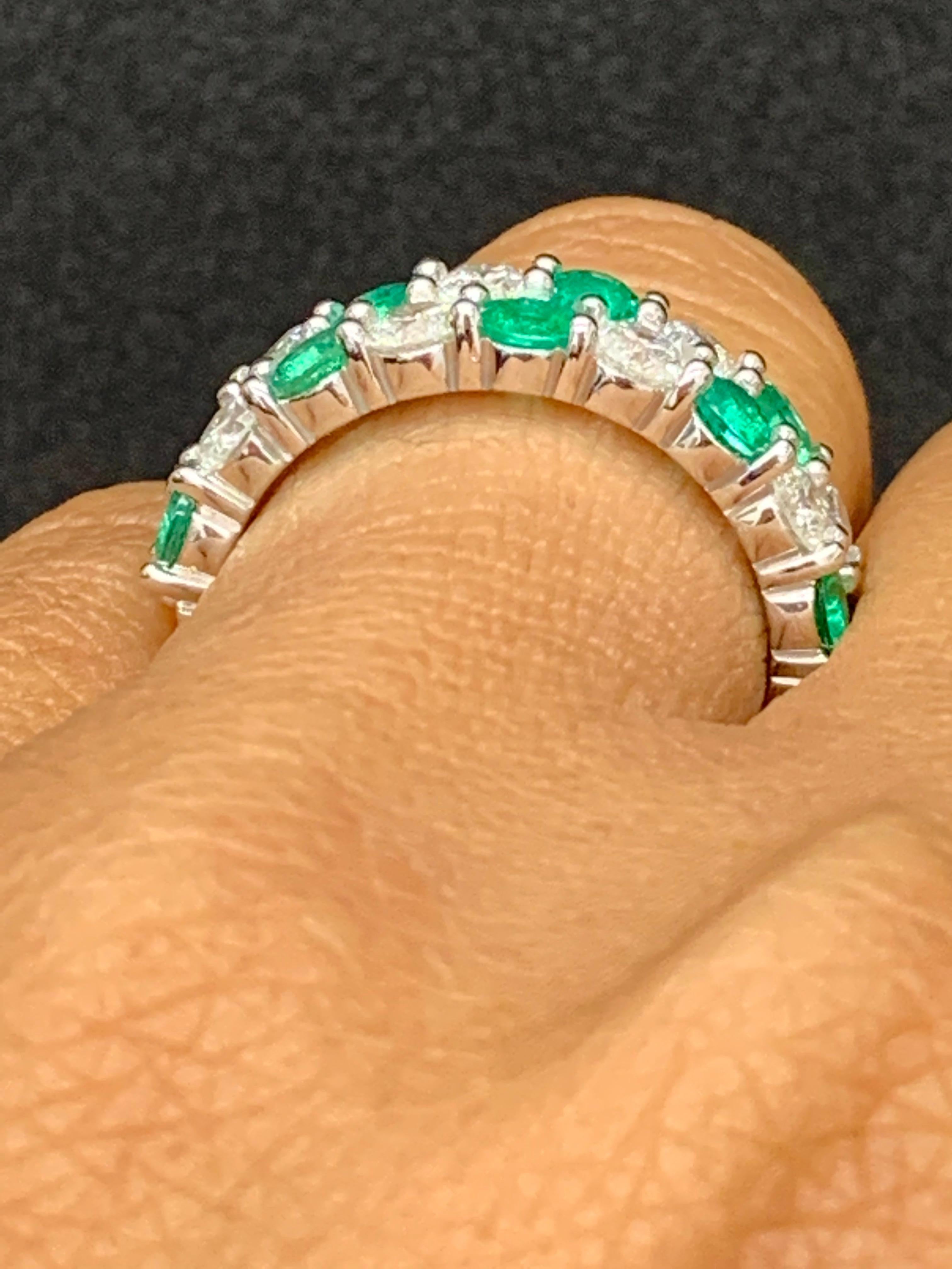 1.08 Ct Round Cut Emerald and Diamond Double Row ZicZac Band Ring 14K White Gold For Sale 6