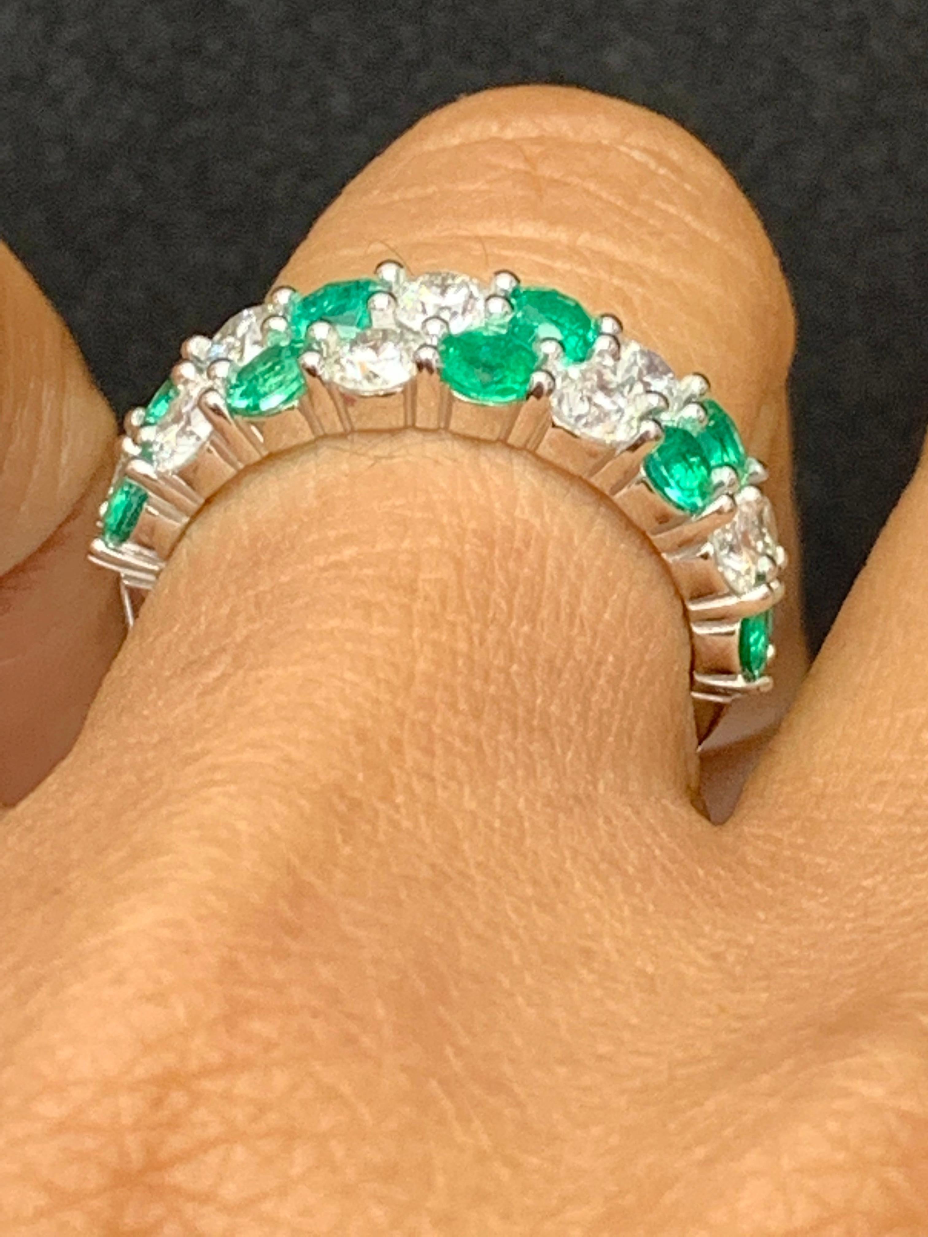 1.08 Ct Round Cut Emerald and Diamond Double Row ZicZac Band Ring 14K White Gold For Sale 7