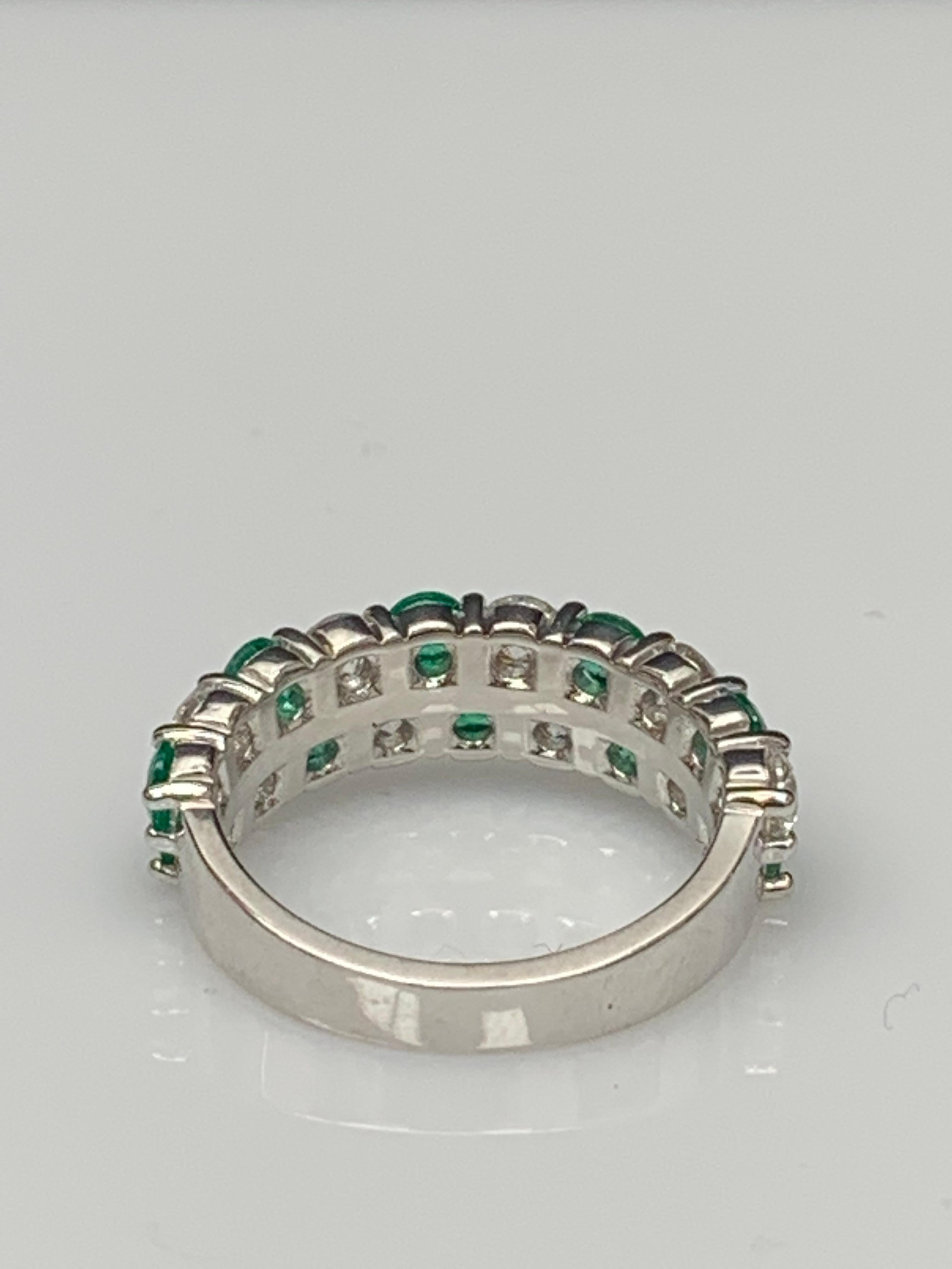 1.08 Ct Round Cut Emerald and Diamond Double Row ZicZac Band Ring 14K White Gold In New Condition For Sale In NEW YORK, NY
