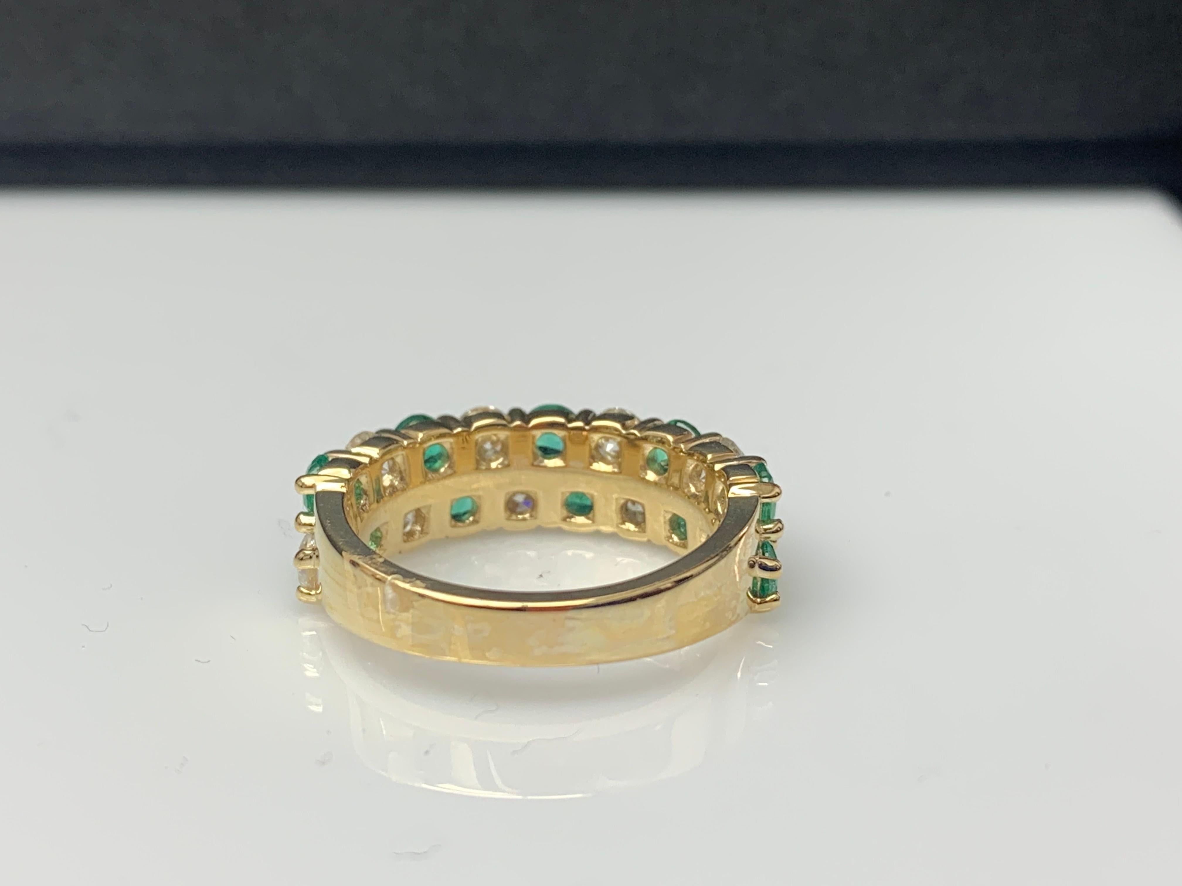 1.08 Ct Round Cut Emerald Diamond Double Row ZicZac Band Ring 14K Yellow Gold In New Condition For Sale In NEW YORK, NY