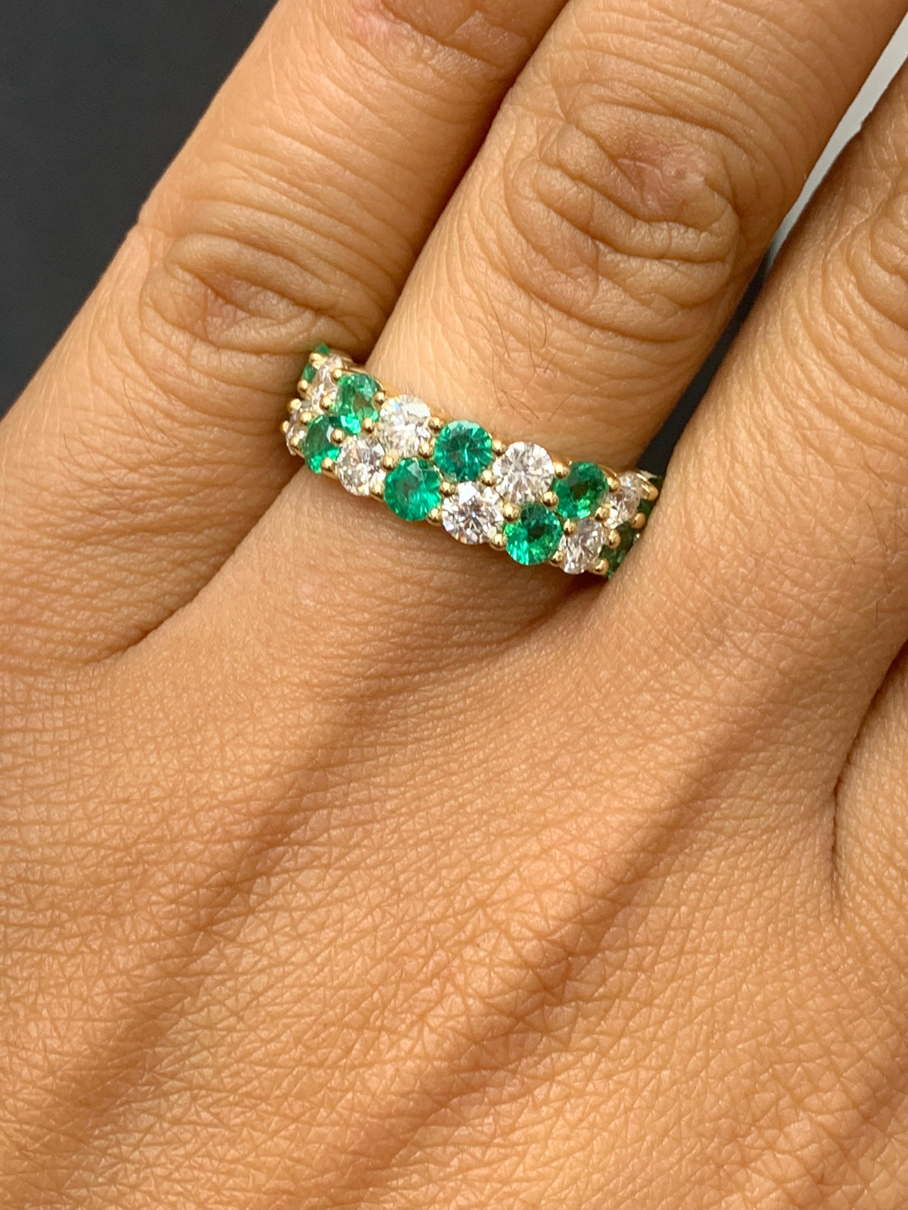1.08 Ct Round Cut Emerald Diamond Double Row ZicZac Band Ring 14K Yellow Gold For Sale 2