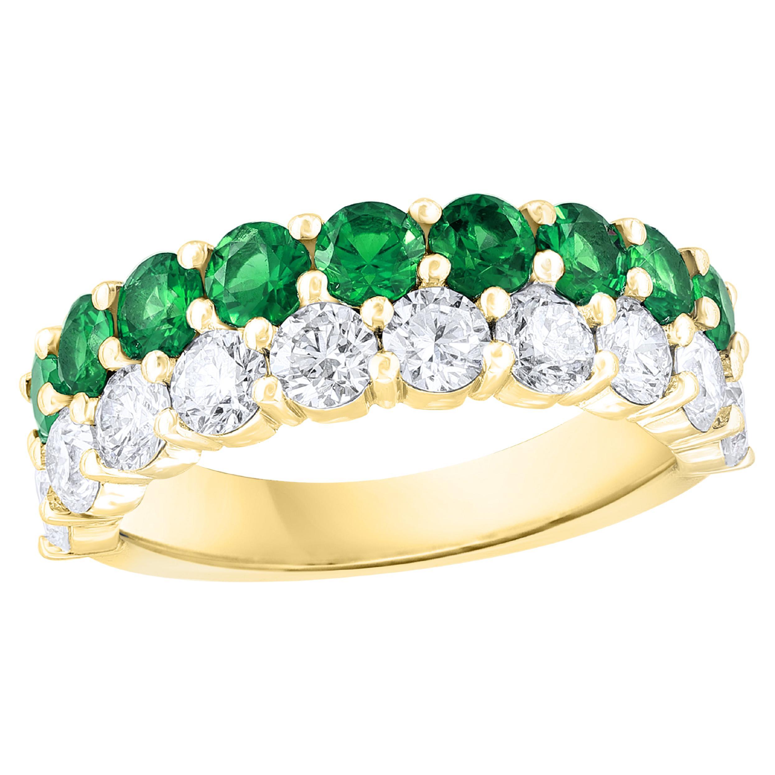 1.08 Ct Round Shape Emerald and Diamond Double Row Band Ring in 14K Yellow Gold For Sale