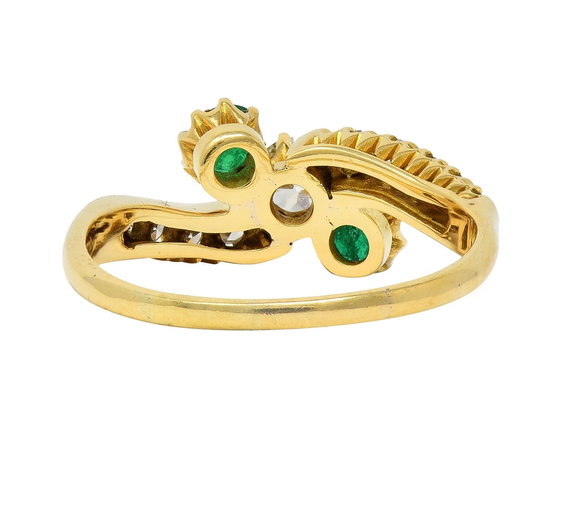 1,08 Karat Smaragd Diamant 18 Karat Gelbgold Vintage Bypass-Ring im Zustand „Hervorragend“ im Angebot in Philadelphia, PA