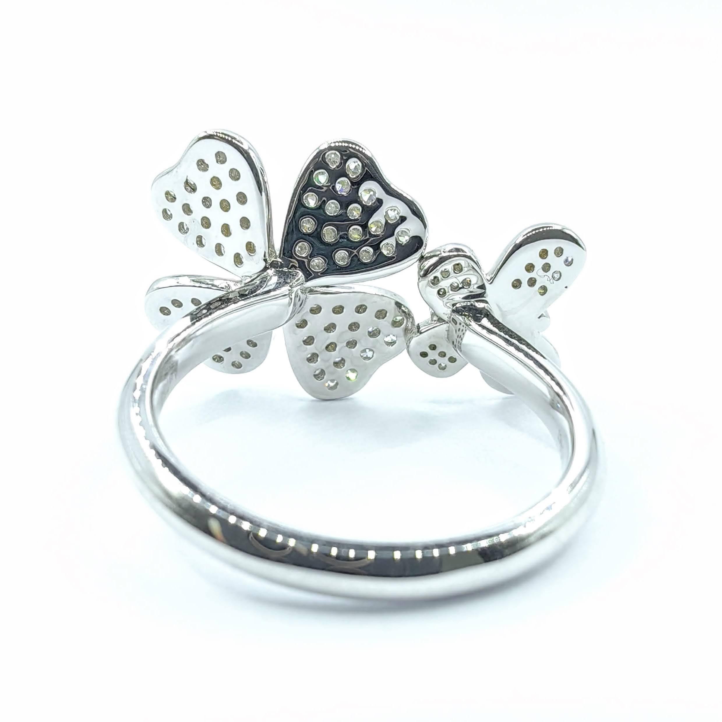 108 Diamond Flower and Butterfly Open Adjustable Ring in 18K White Gold en Nuevo estado para la venta en Wan Chai District, HK