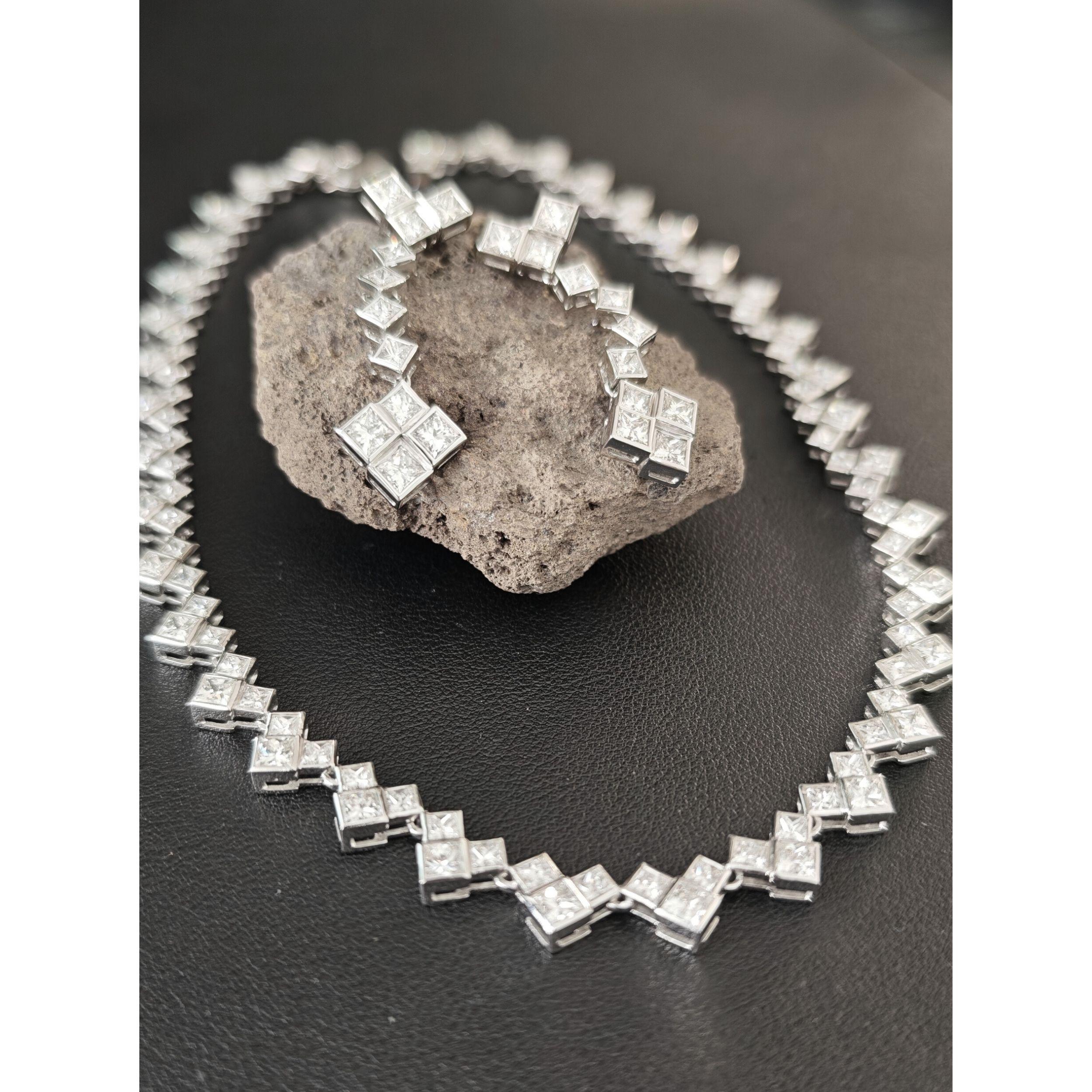 Einzigartige 38,5 Karat Halskette im Angebot 1