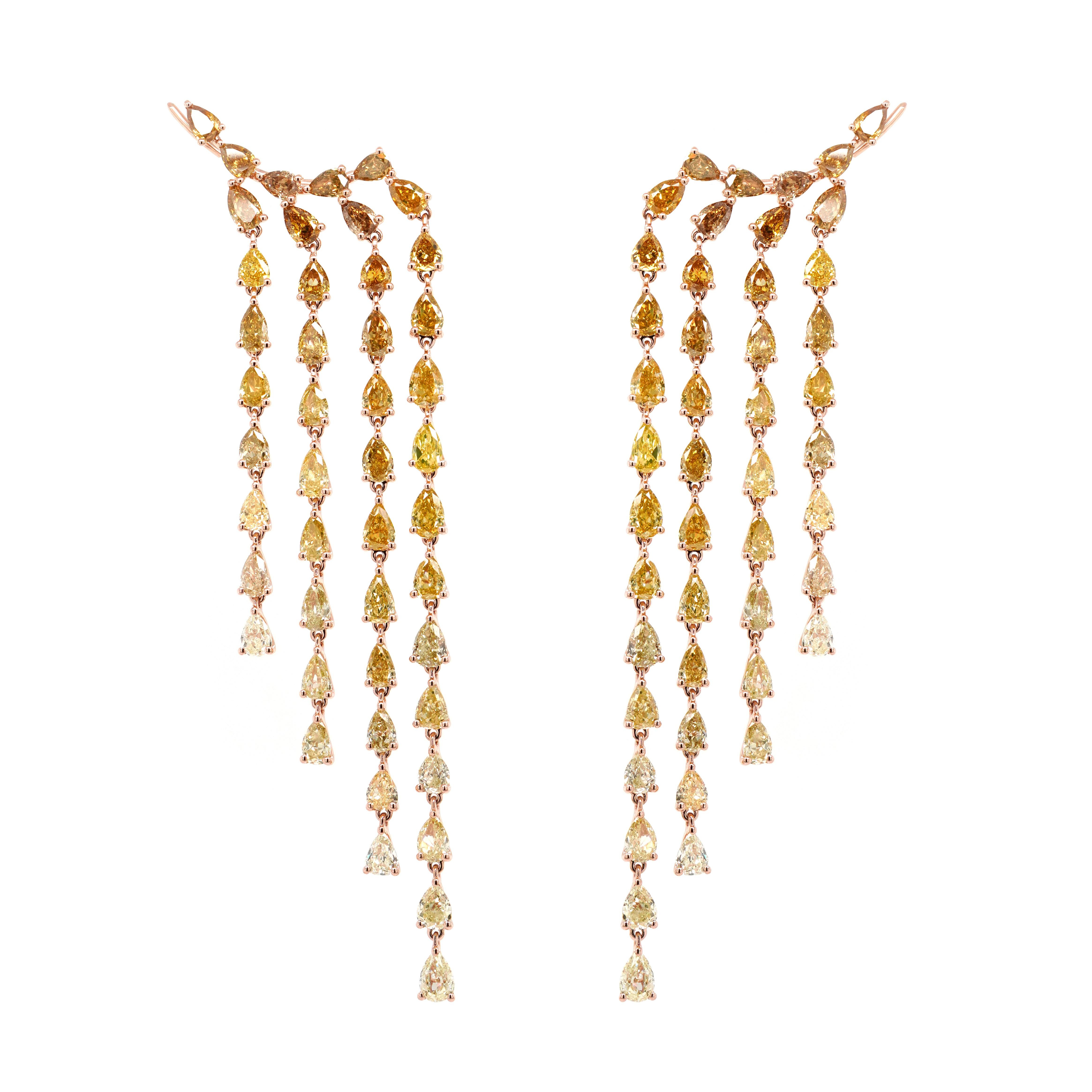 Taille poire Boucles d'oreilles manchette en diamant jaune fantaisie 10,80 carats, carats par Juhi en vente