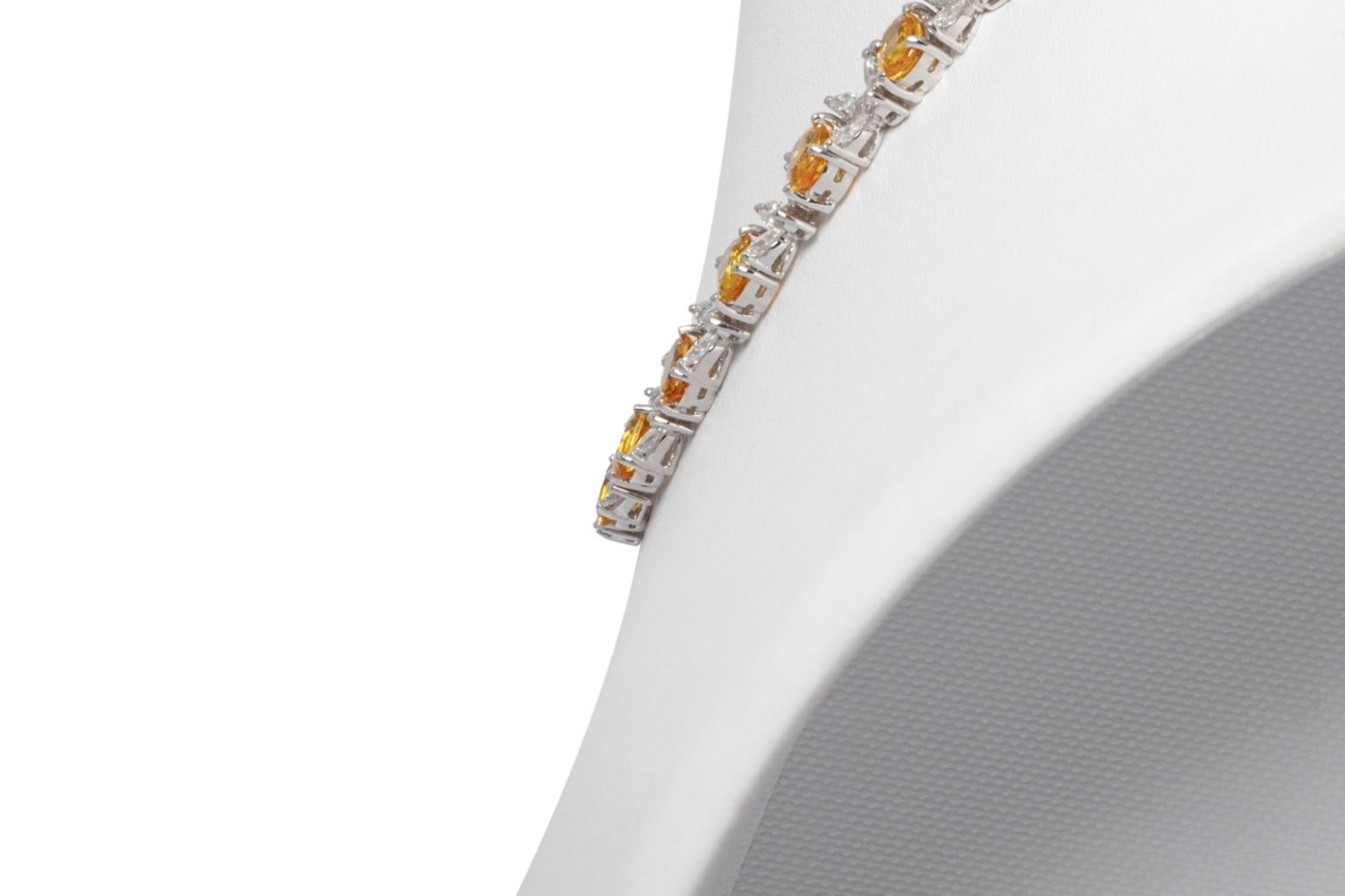 Collier en diamants de 10,81 carats et saphirs jaunes de 29,36 carats Bon état - En vente à New York, NY