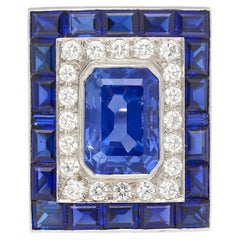 Bague en platine avec saphir bleu de Ceylan taille émeraude de 10,82 carats, sans chaleur et diamants