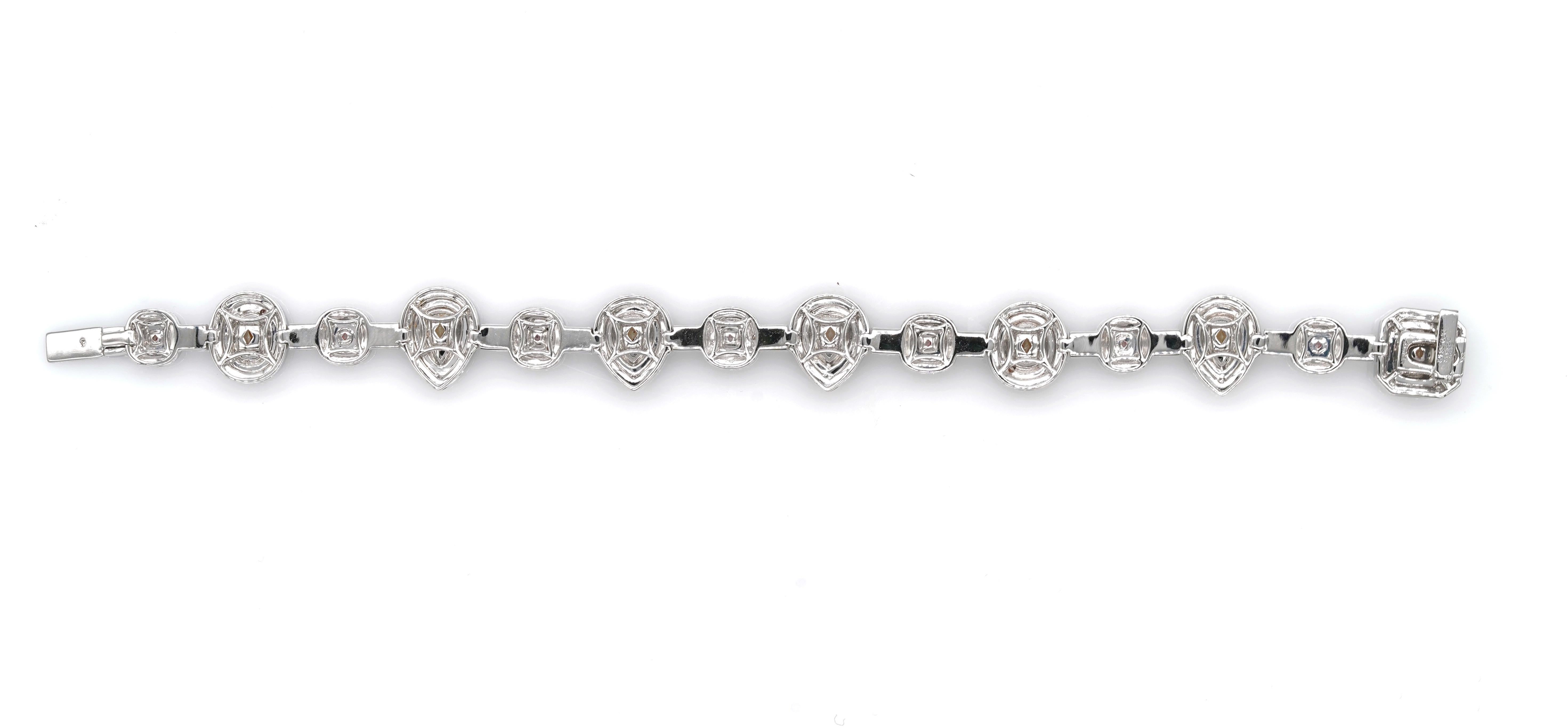 Bracelet de diamants multiformes de 10,82 carats Unisexe en vente