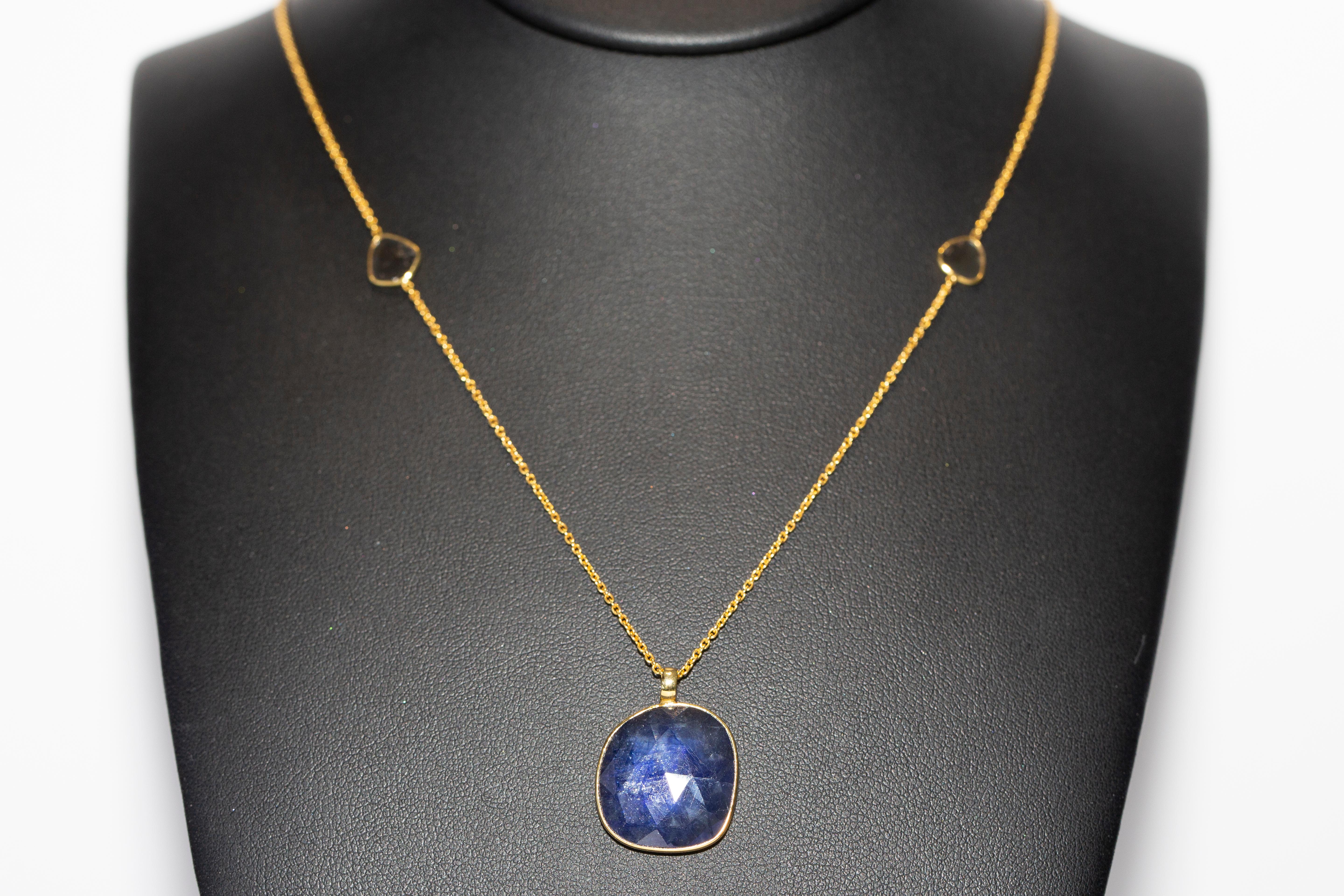 10.82 Carat Rose Cut Blue Sapphire Diamond 18 KT Yellow Gold Pendant Necklace  For Sale 3