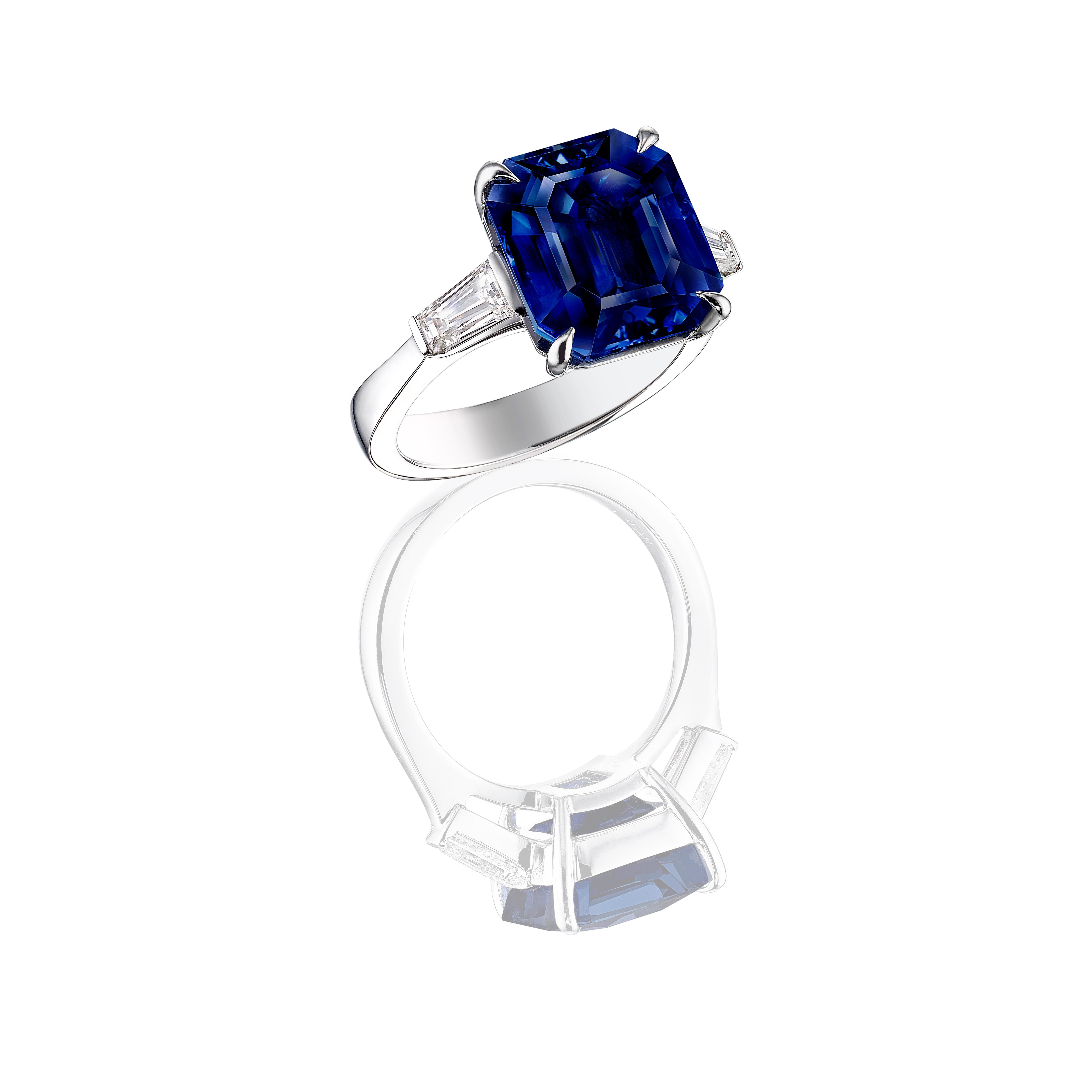 Gubelin Certified 10.83 Carat Burmese No Heat Sapphire Diamond Ring in 18k Gold In New Condition In Central, HK