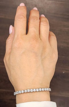 10.83 ct Diamond Tennis Bracelet - Platinum